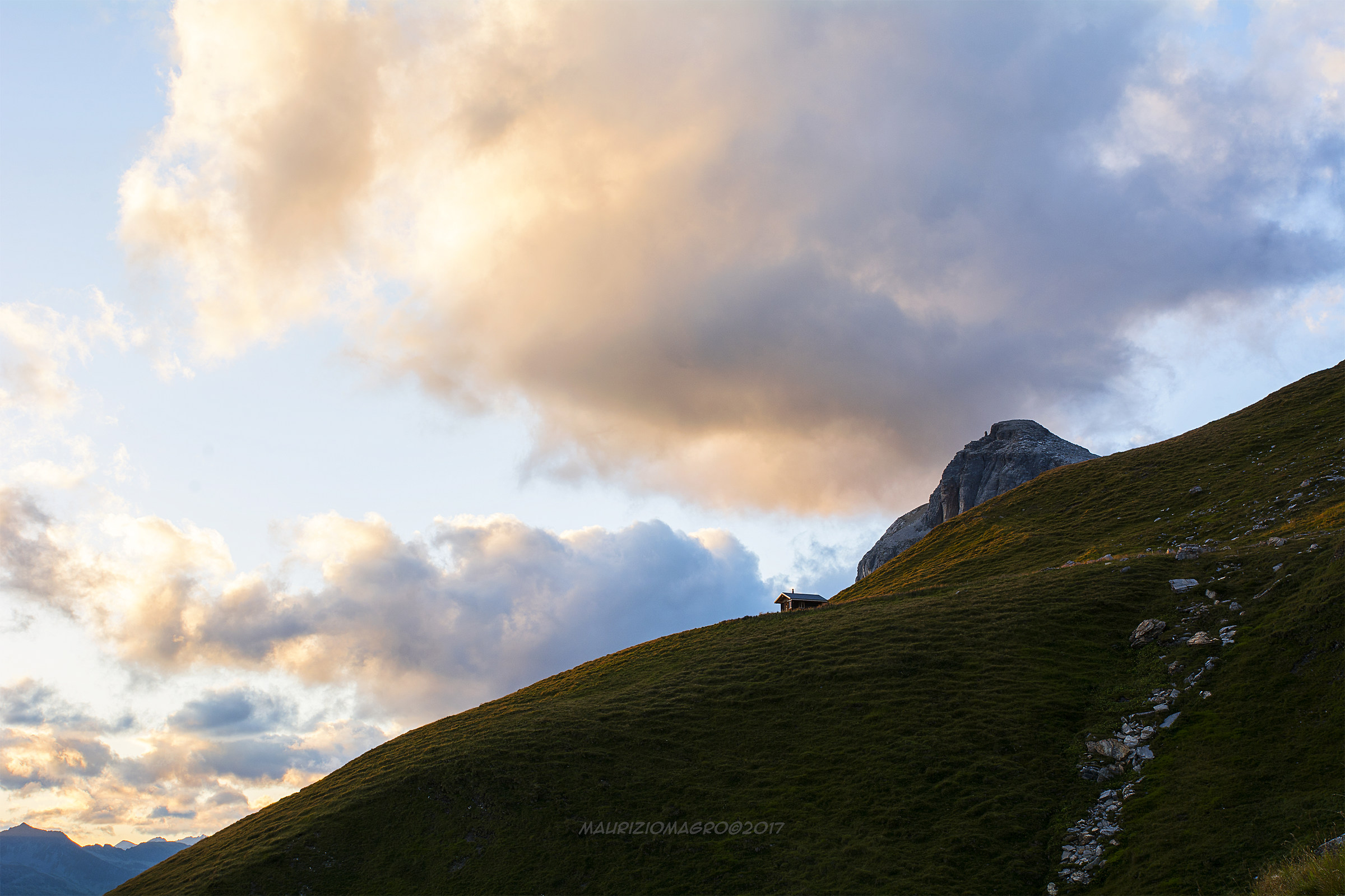 Sotto la grande roccia
