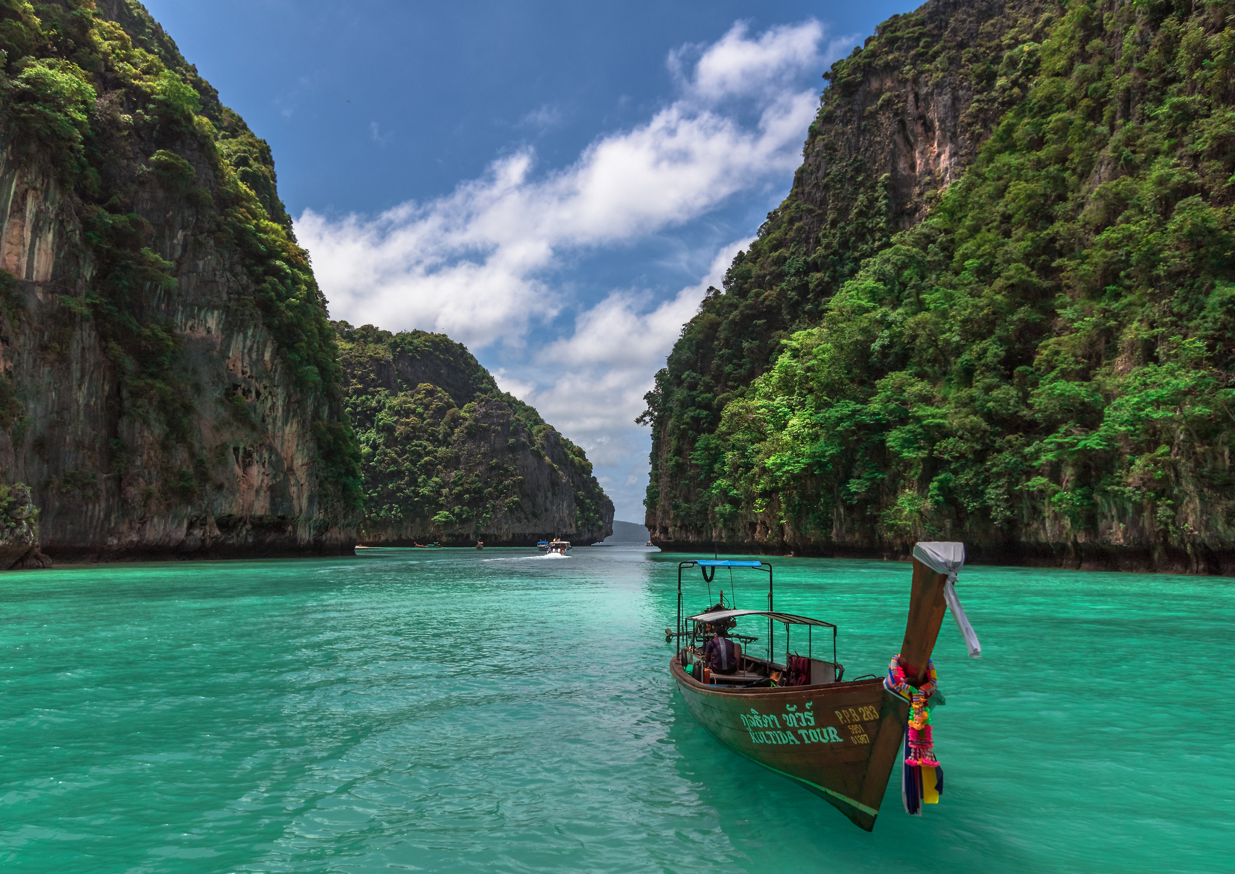 Maya Bay Phi Phi Island - Thailand