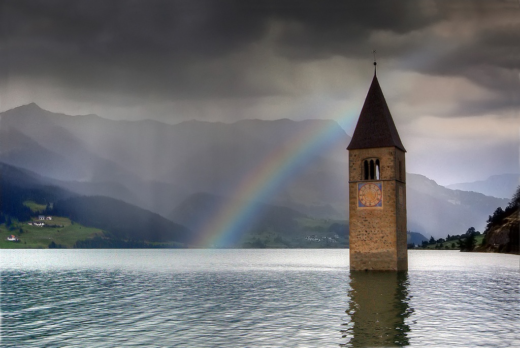 Rainbow resia lake