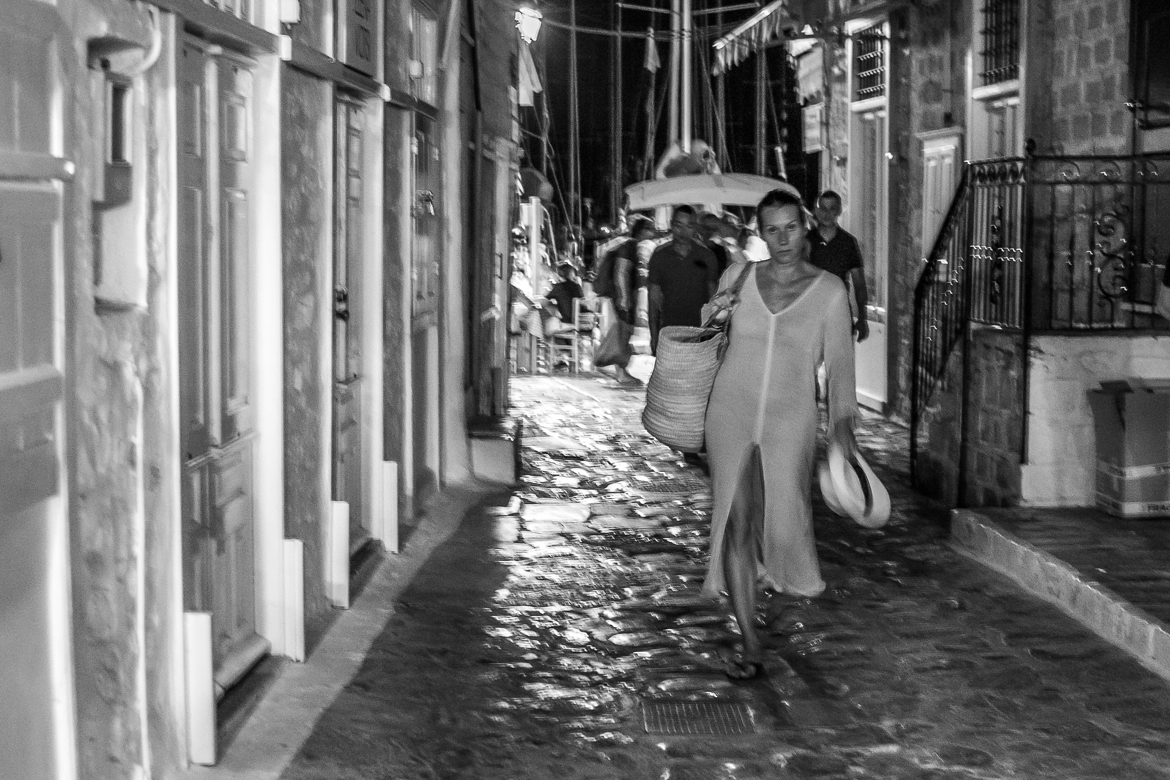 Pulling down the streets of Hidra