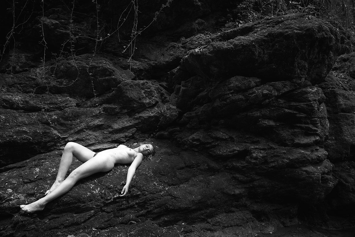 Nude on the rocks