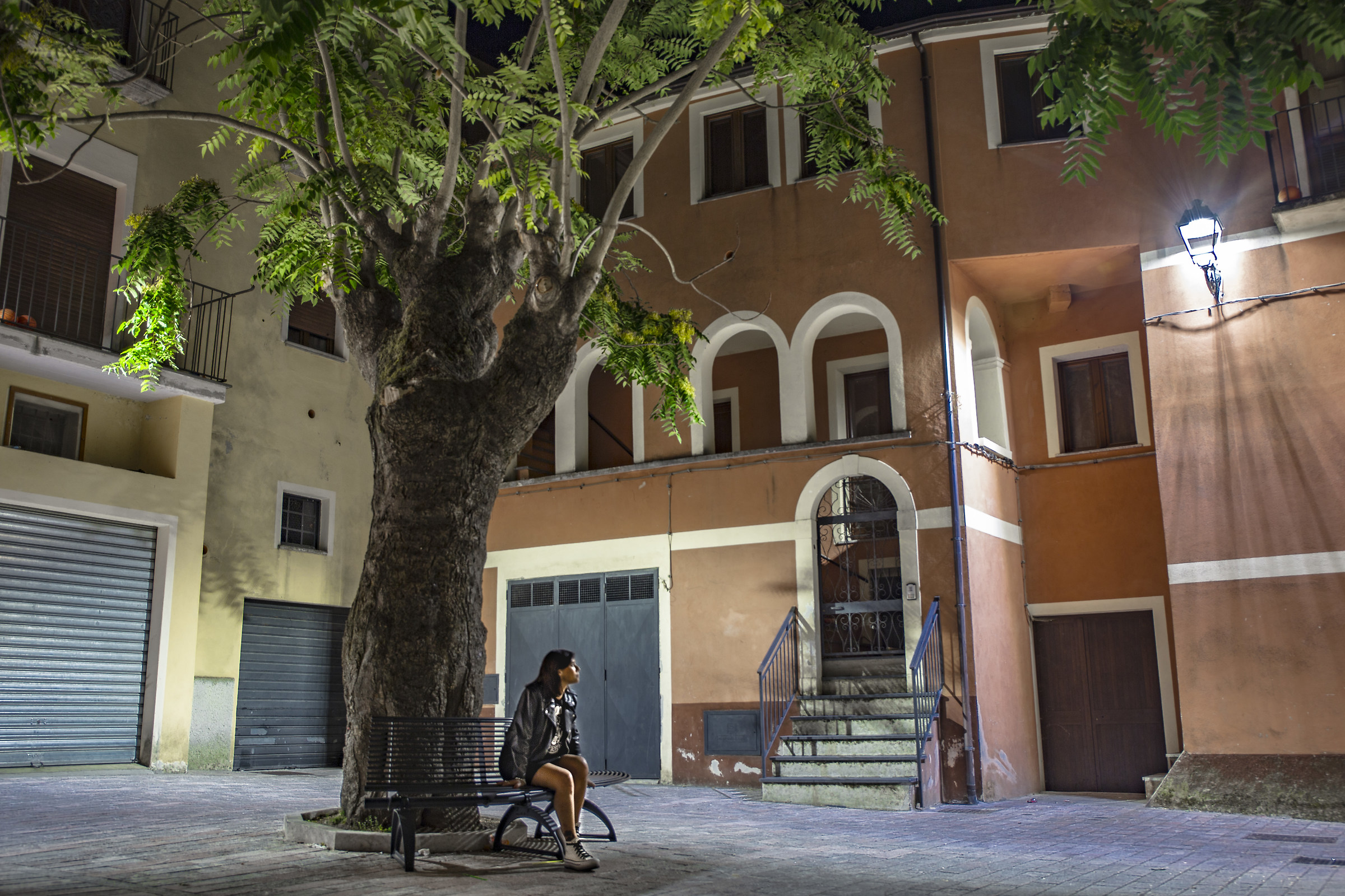 Giorgia in the alleys of Castelluccio Inferiore.