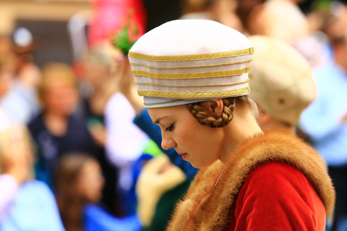 Una damigella del Landshuter Hochzeit 1475