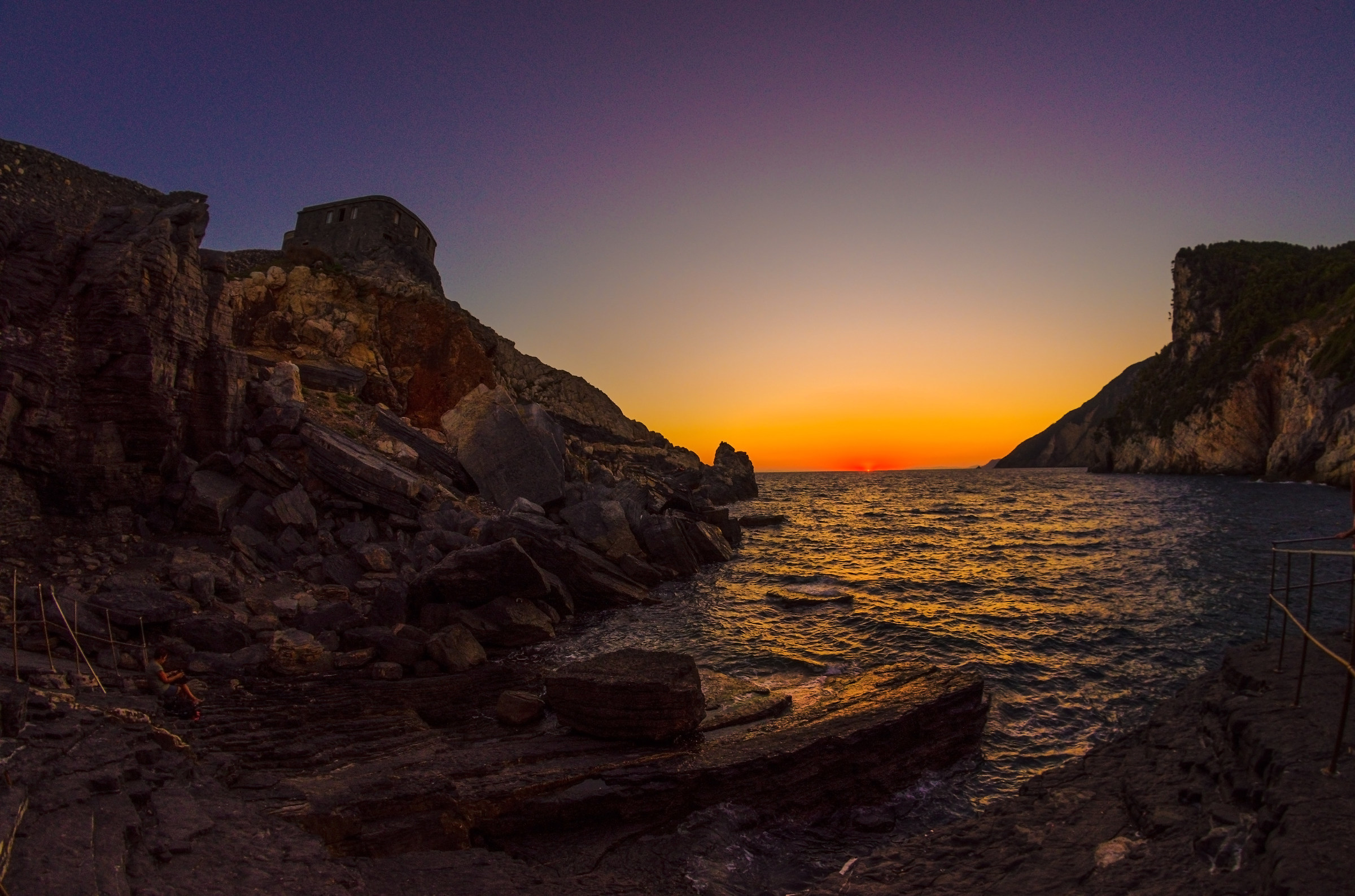 In un momento il buio..