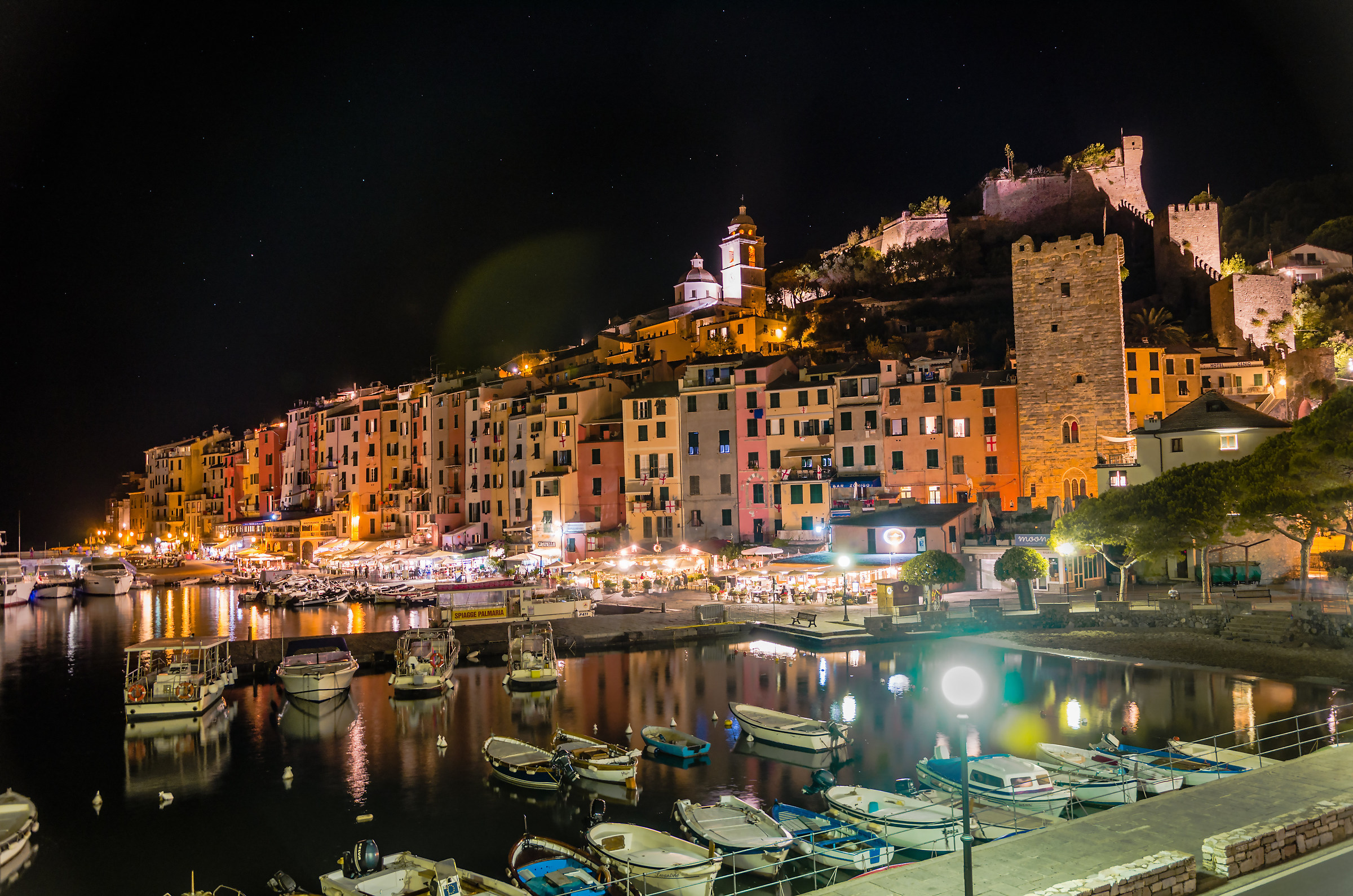 The night lights of the harbor