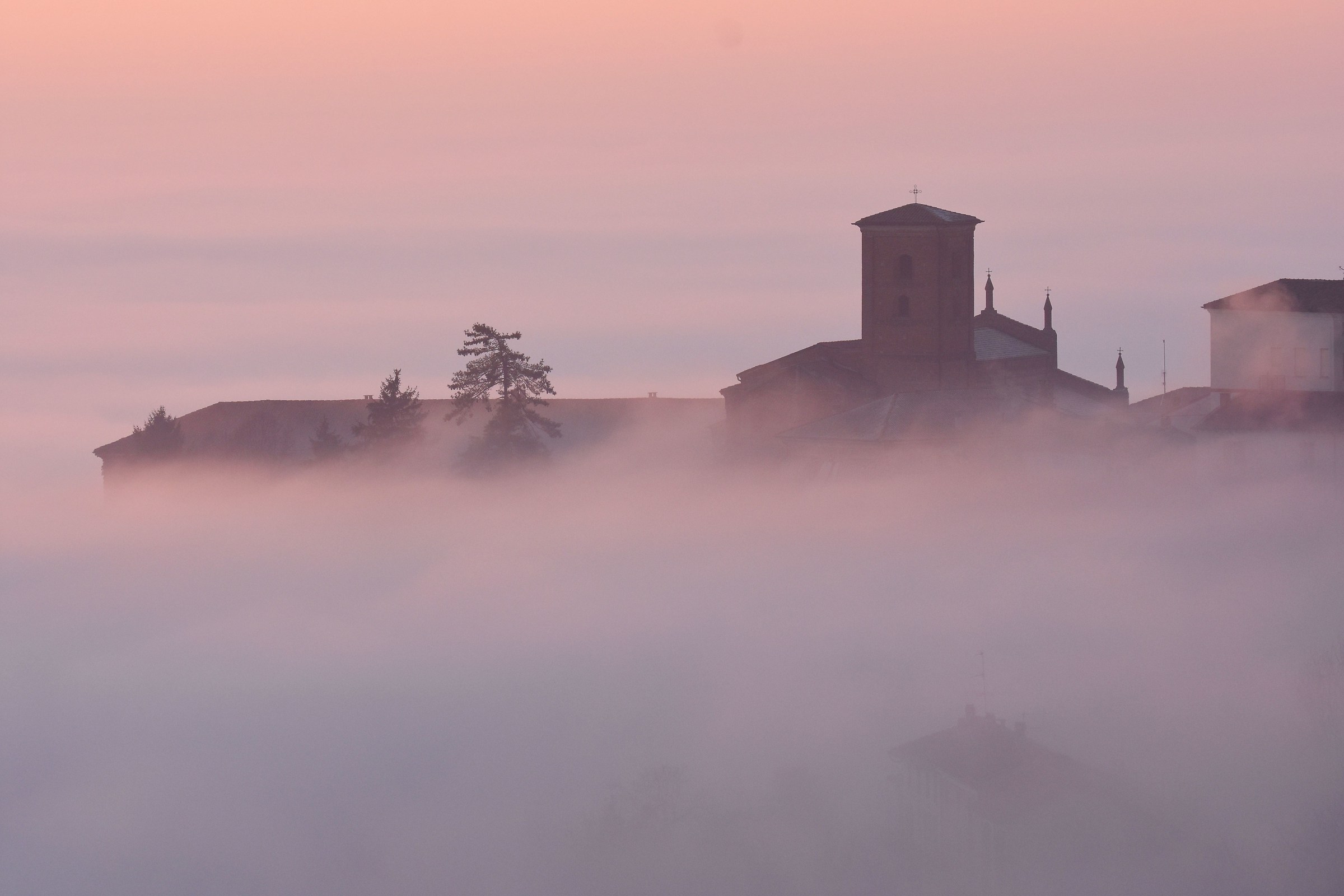 Chiesa dell'Addolorata nella nebbia