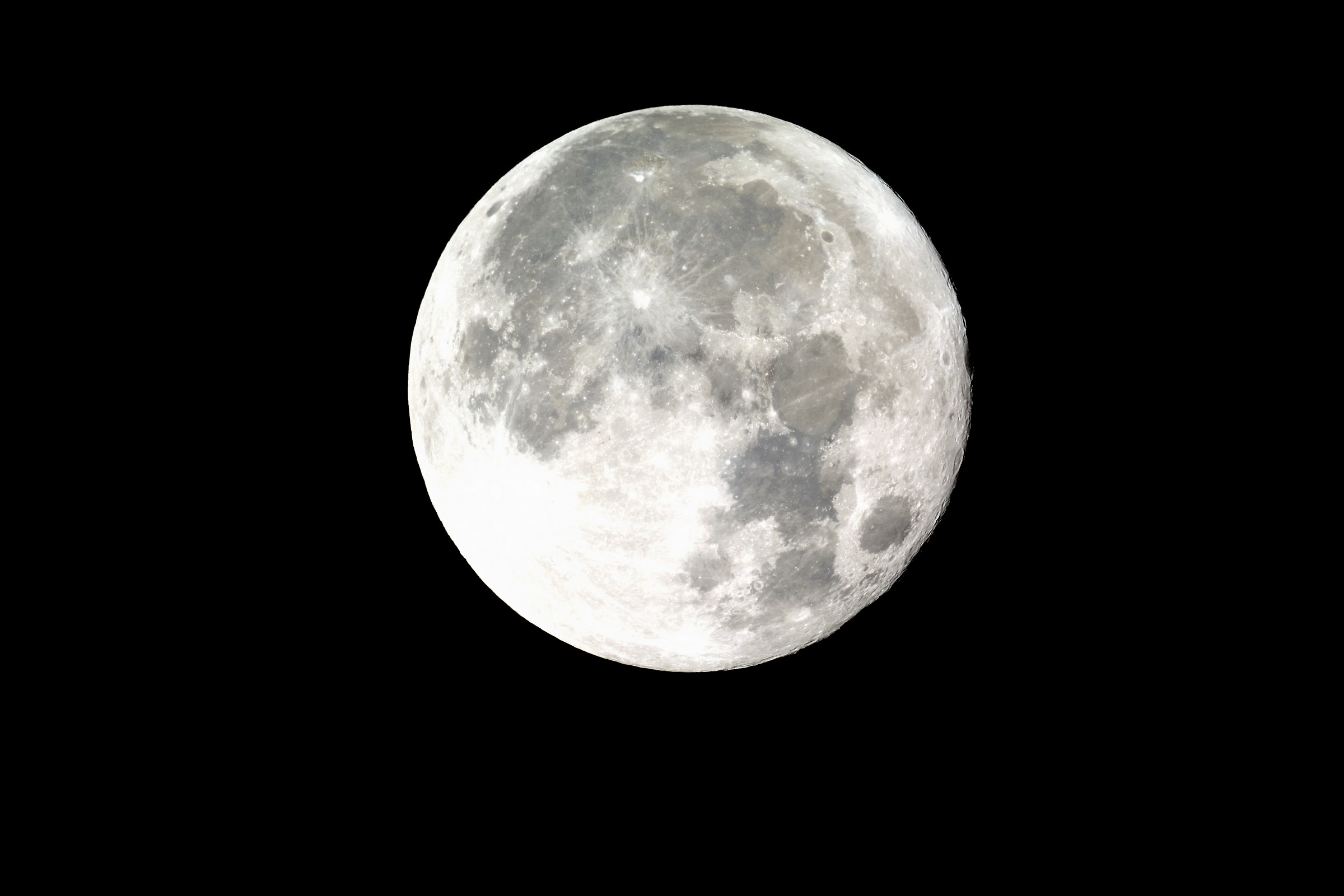 Luna piena ad una fase di bassa librazione