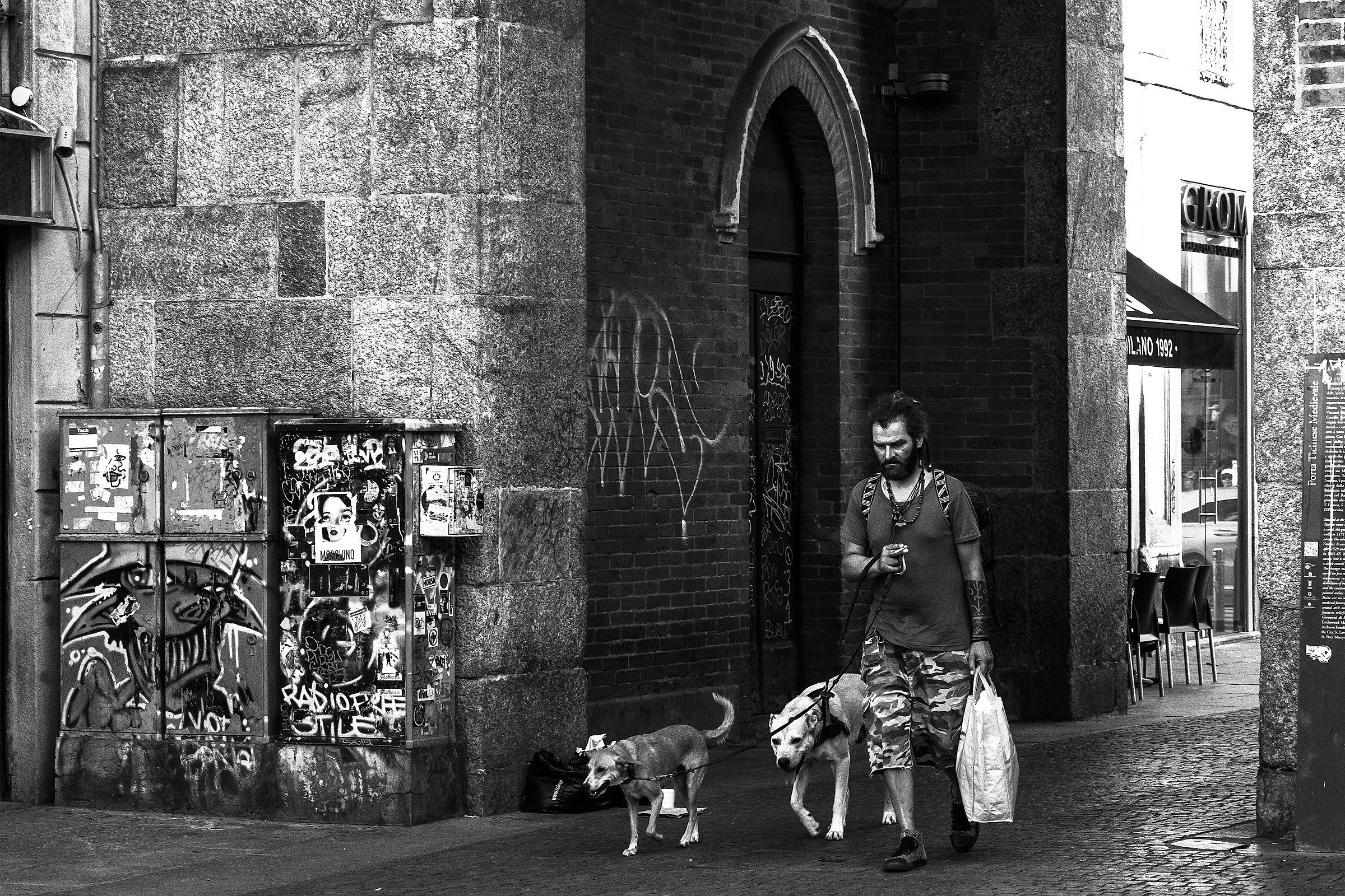 Waving to the Columns of San Lorenzo ..