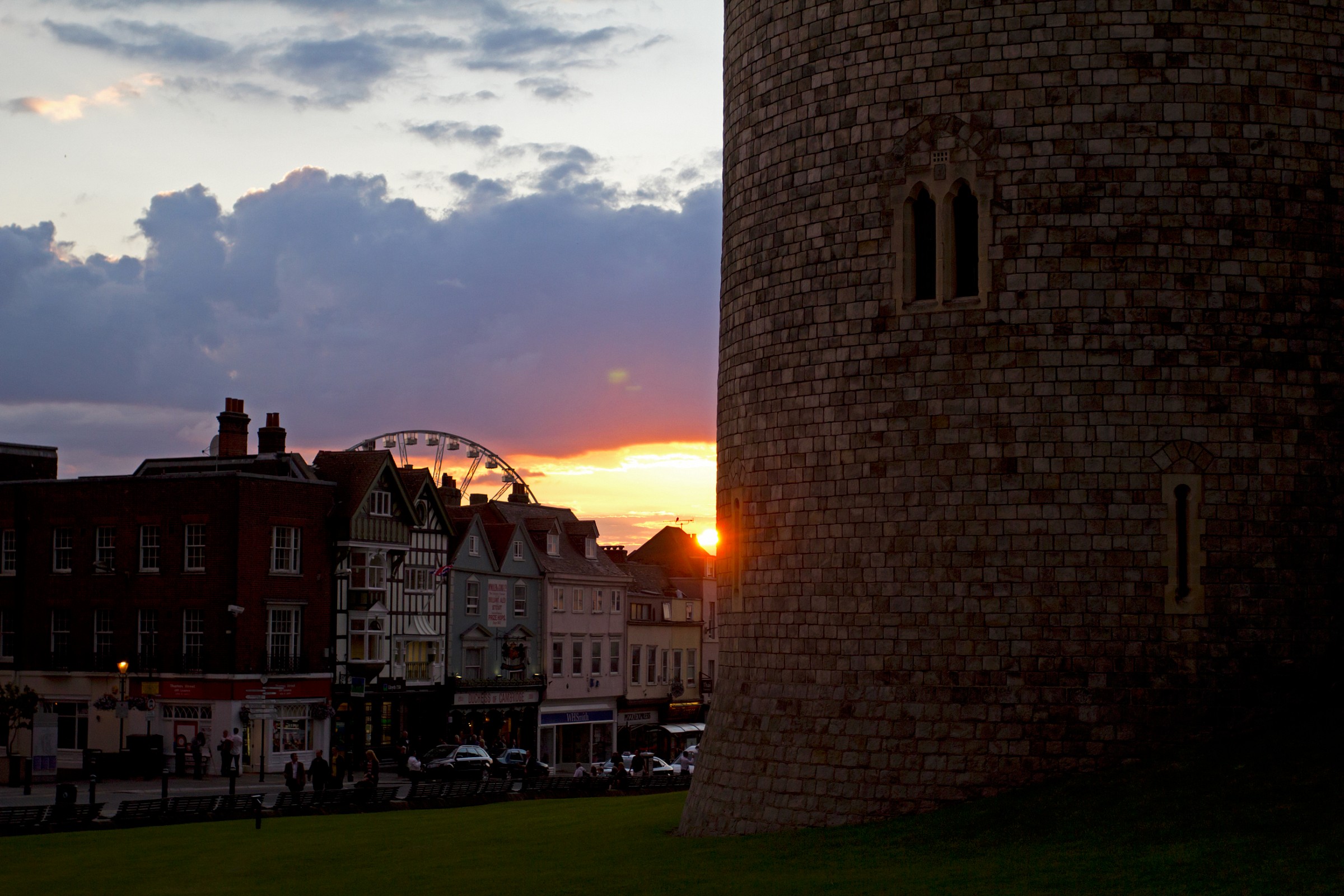Windsor, sunset between past and present