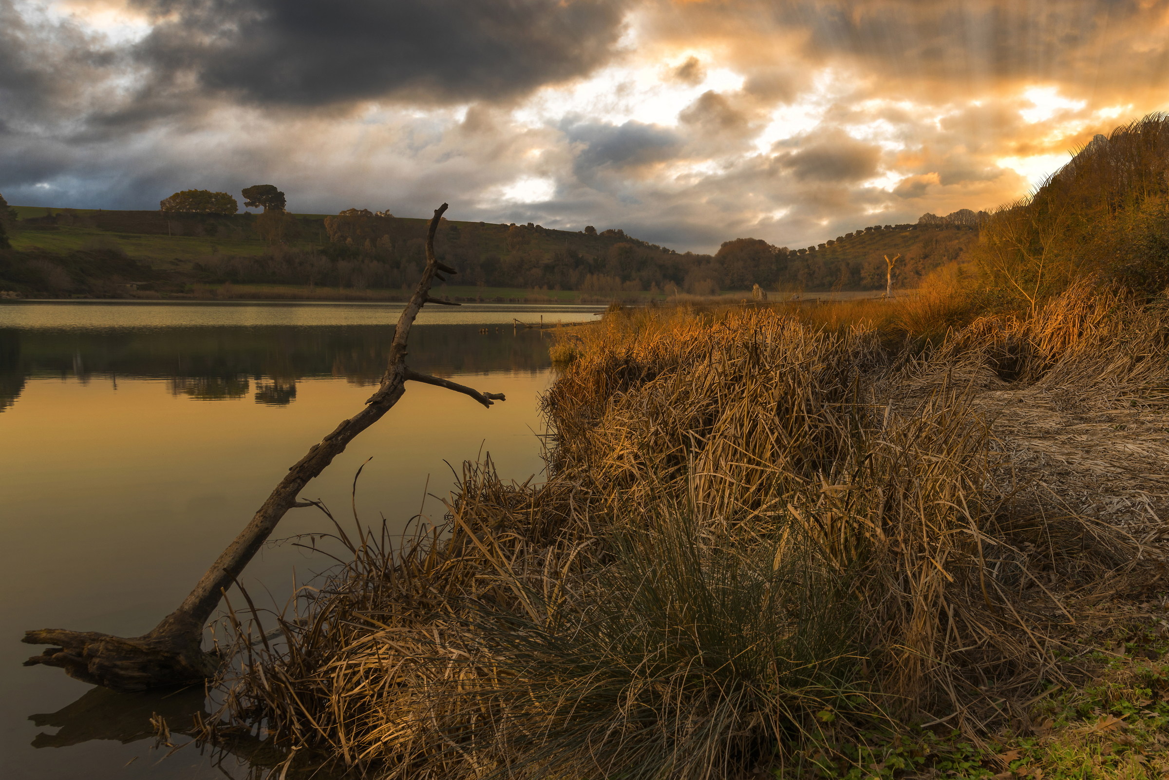 Lago al tramonto