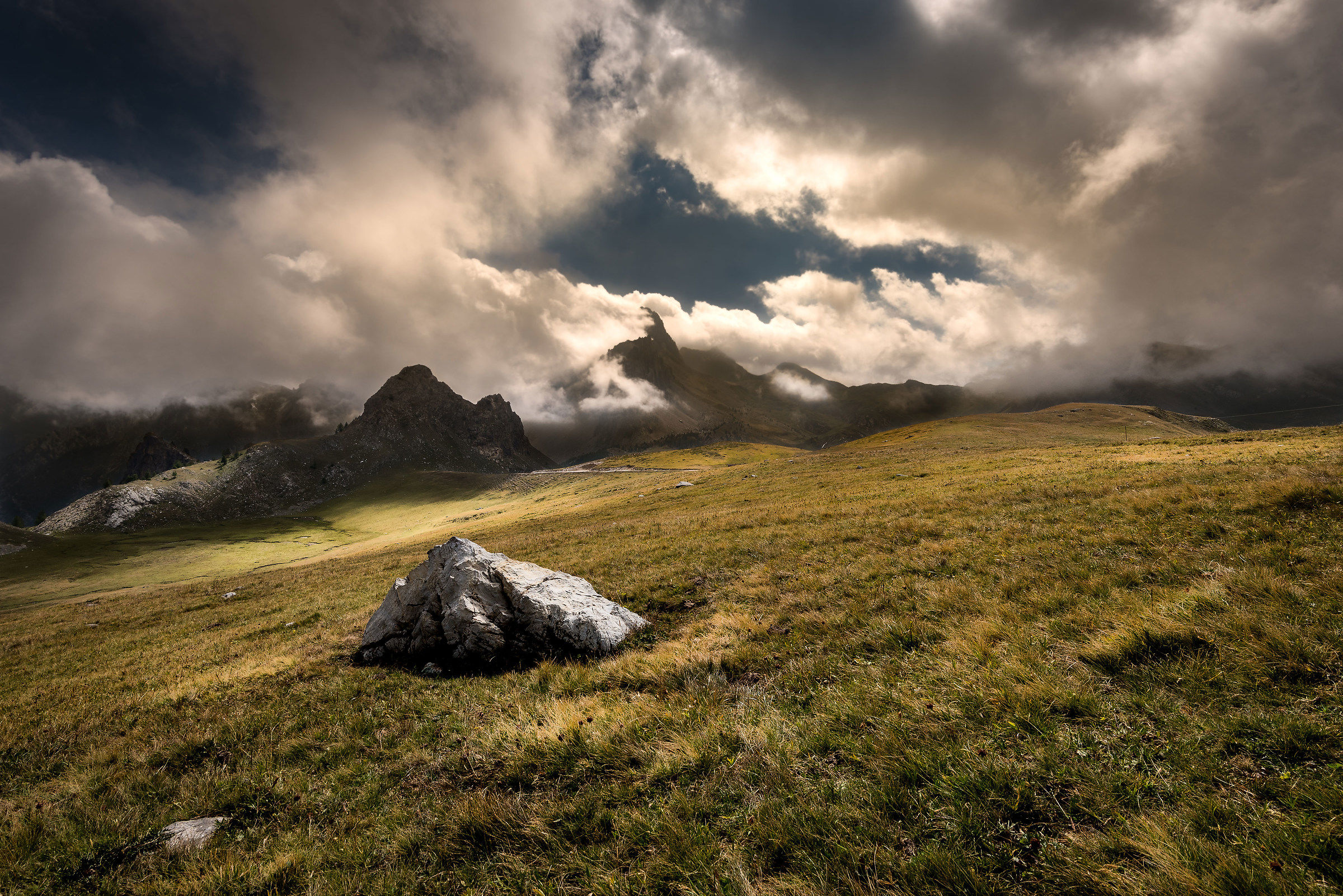 Mountain valley towards Rocca la Meja