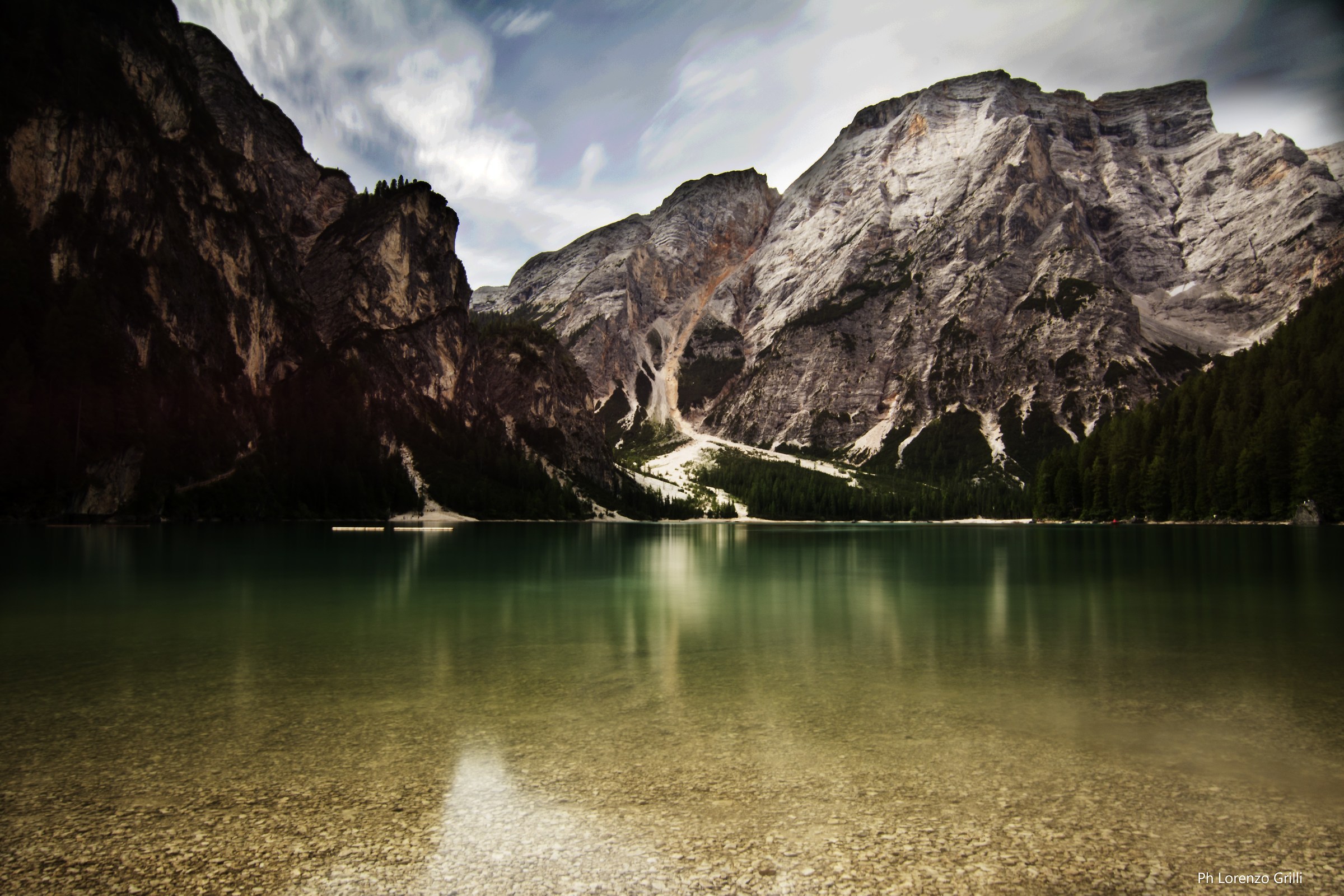Lunga esposizione sul lago di Braies