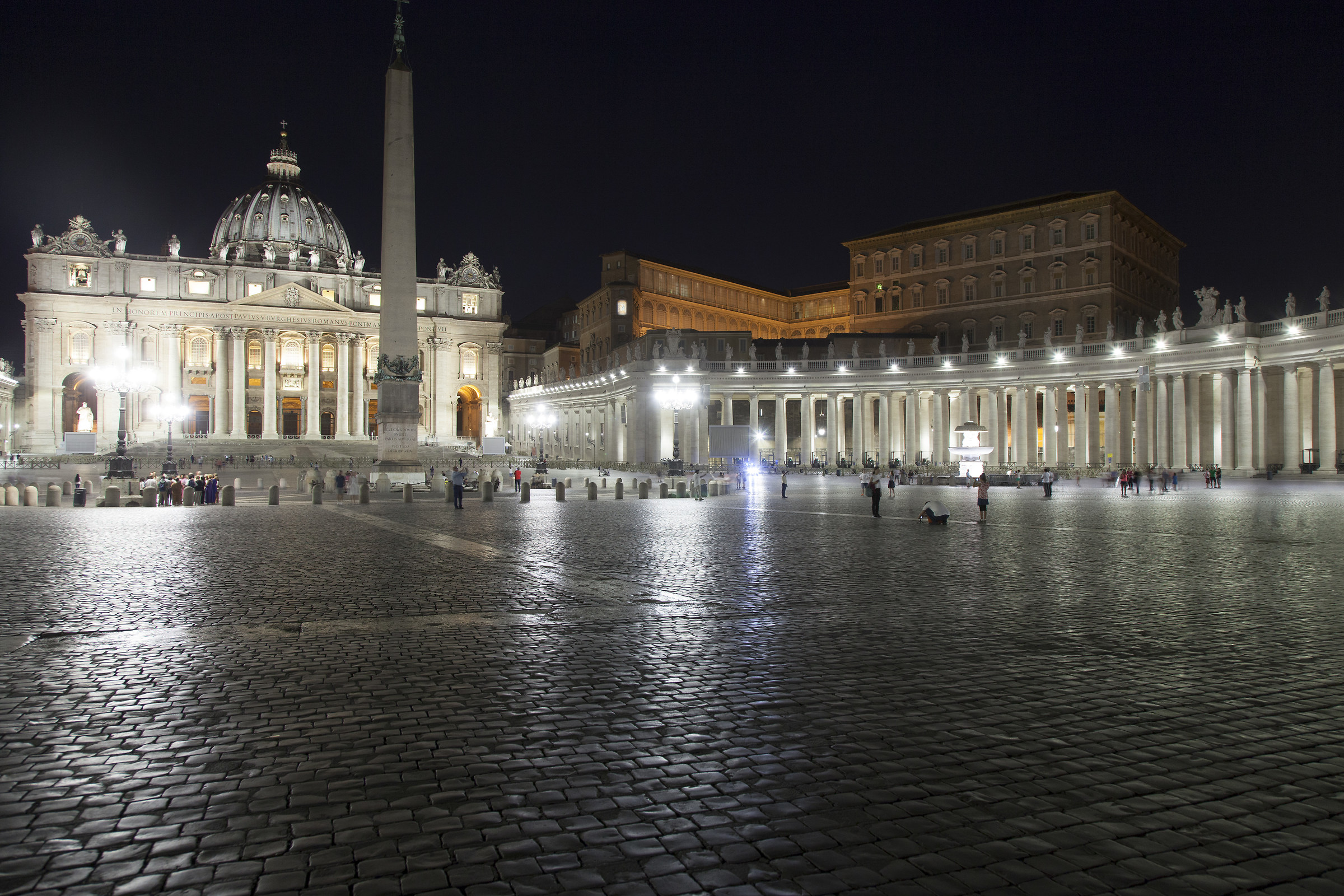 Piazza San Pietro by night