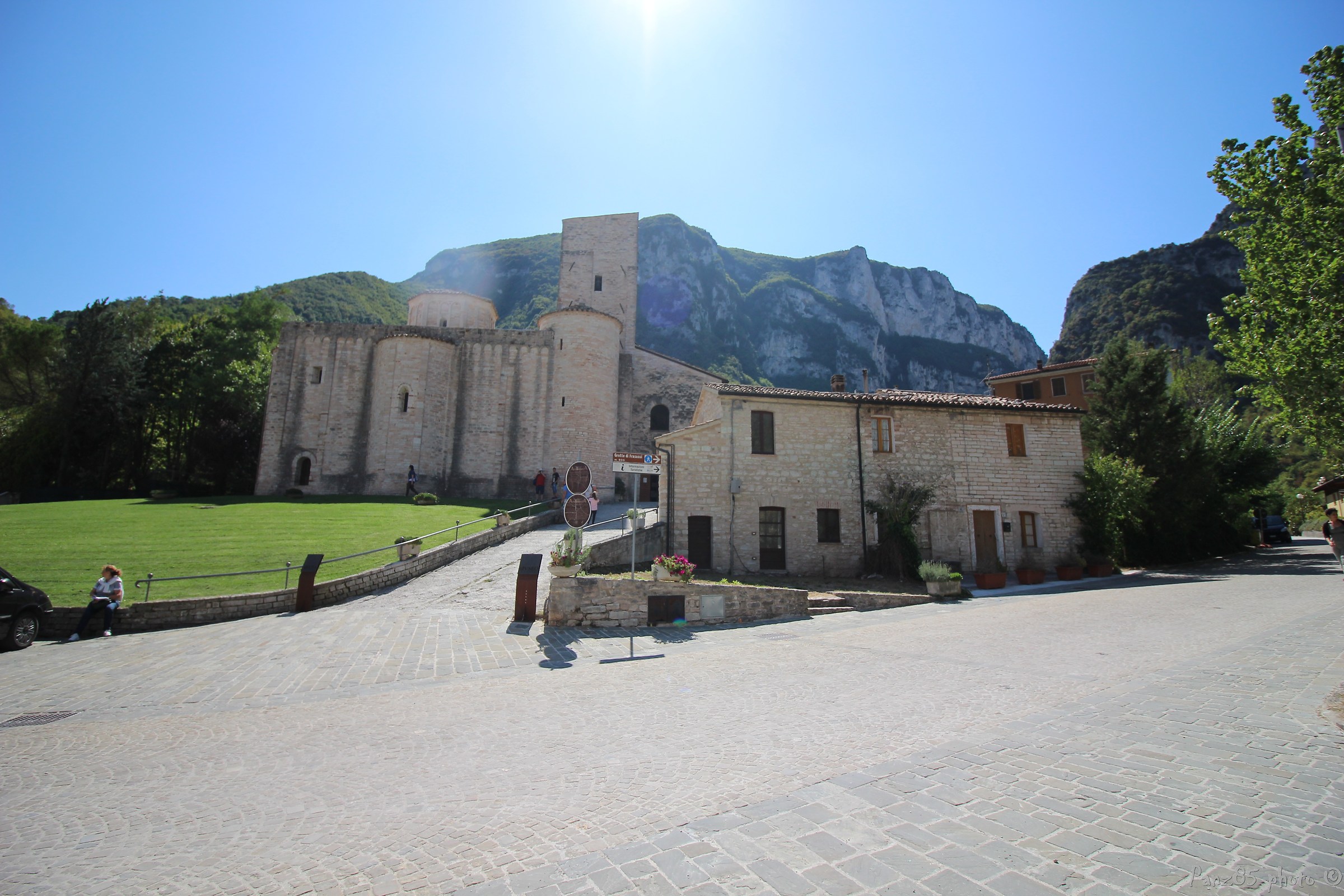 Abbey San Vittore alle Chiuse