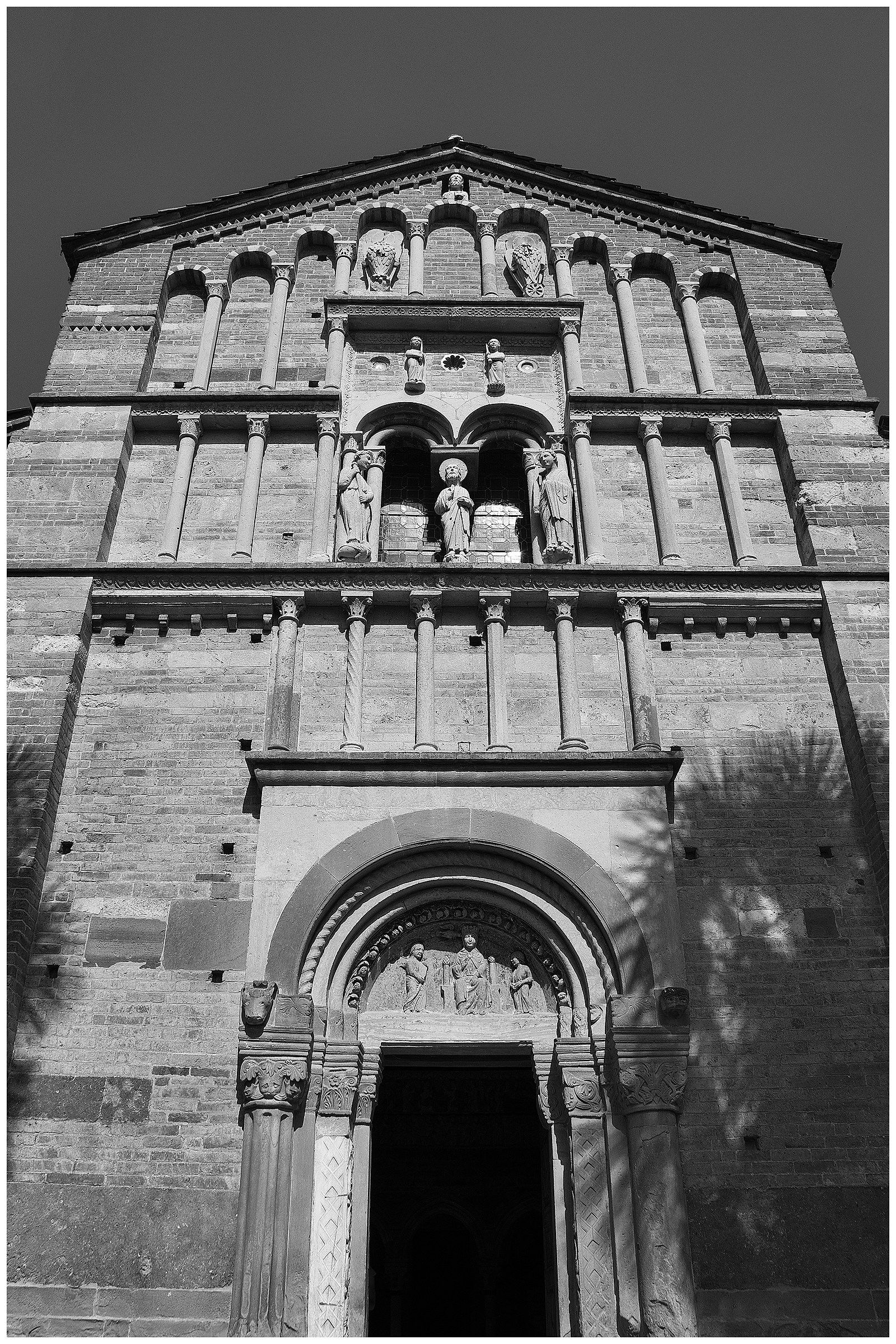 Facciata Abbazia di Santa Maria di Vezzolano