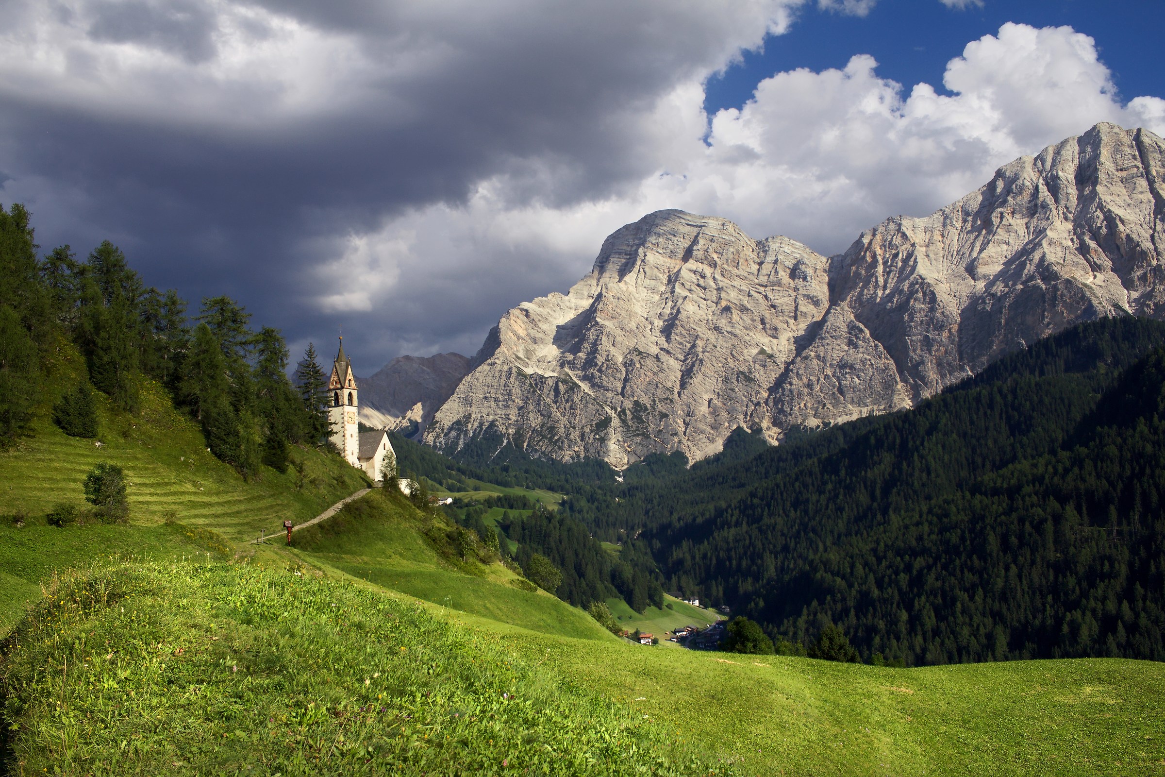 St.Barbara Piz dale Nu and Piz Dales Diesc - La Val -
