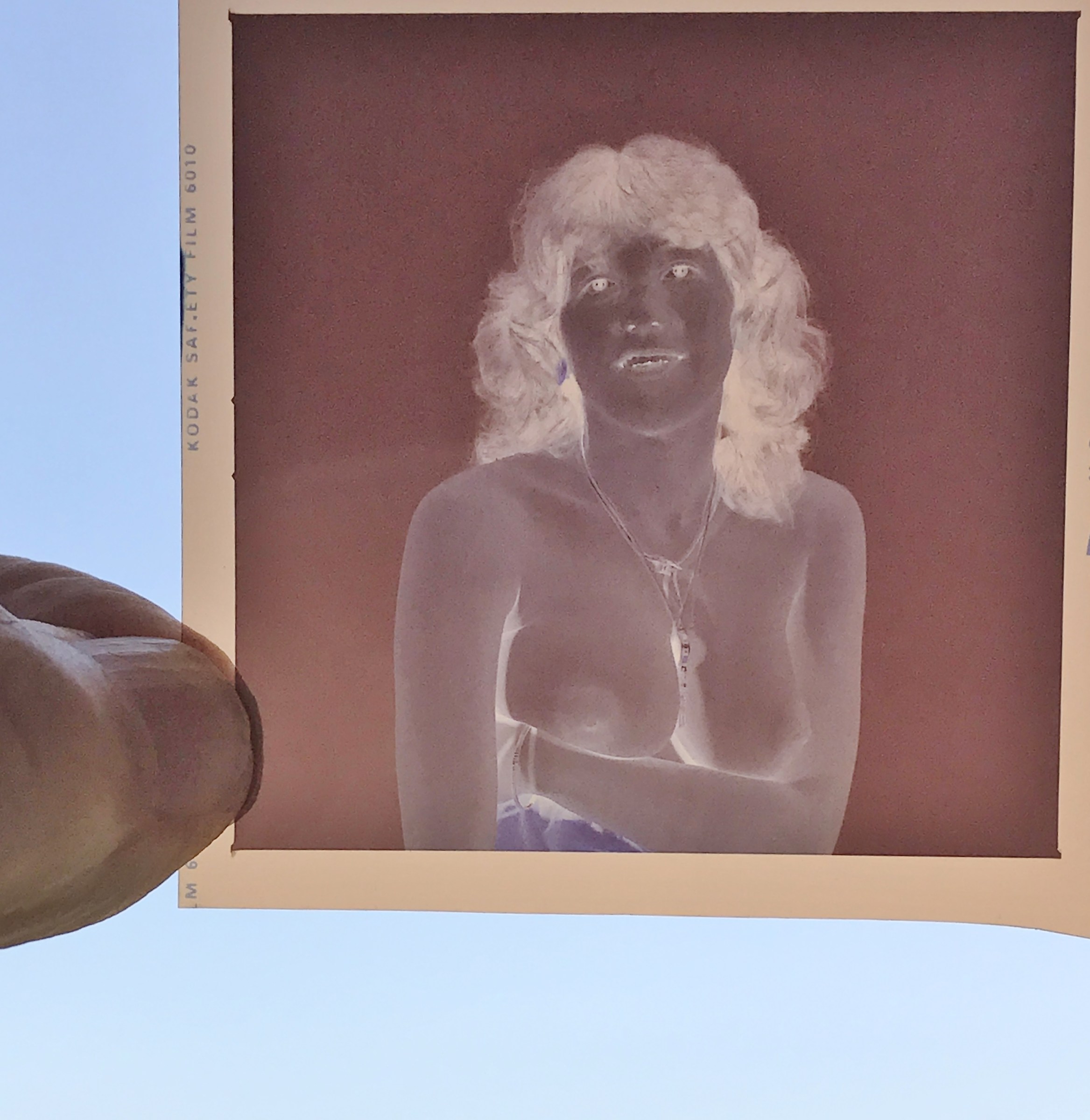 Le foto devono essere toccate con le mani.