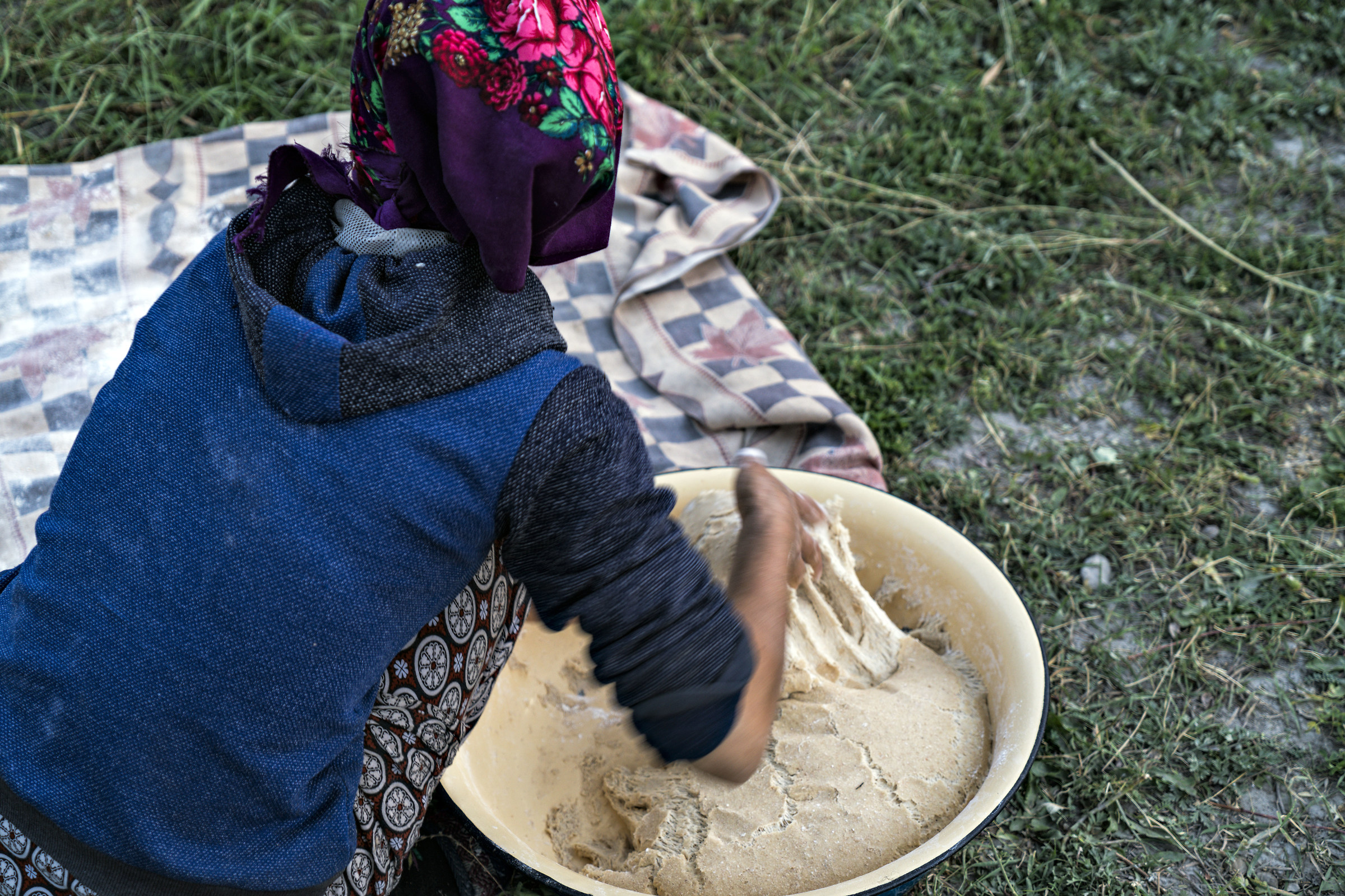 Barchadif woman who makes bread