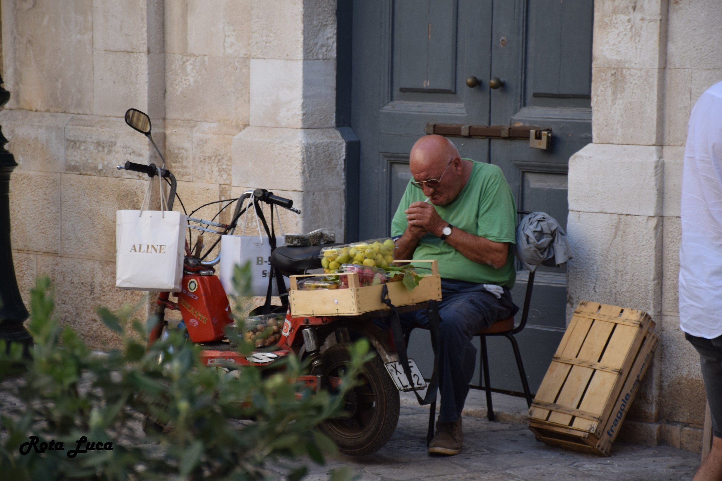 live with little ..........