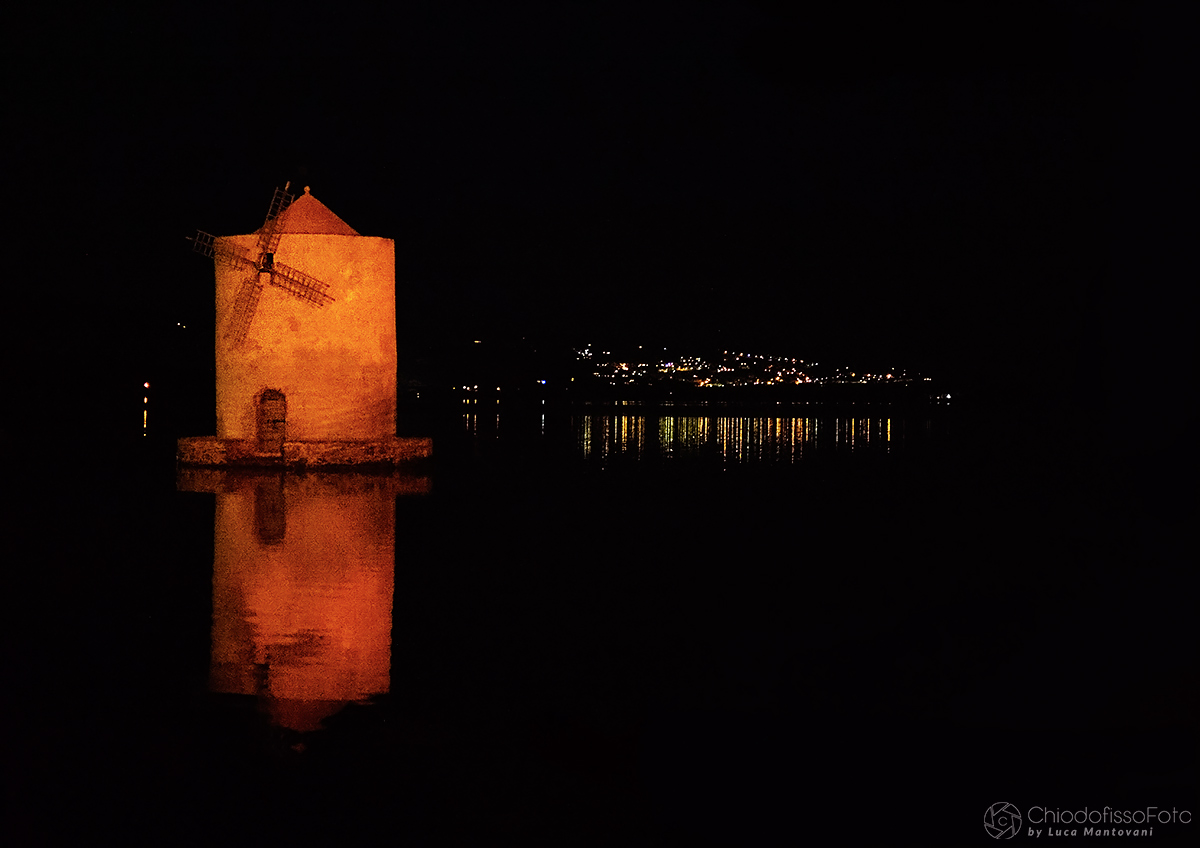 Attendendo l'alba, il mulino di Orbetello
