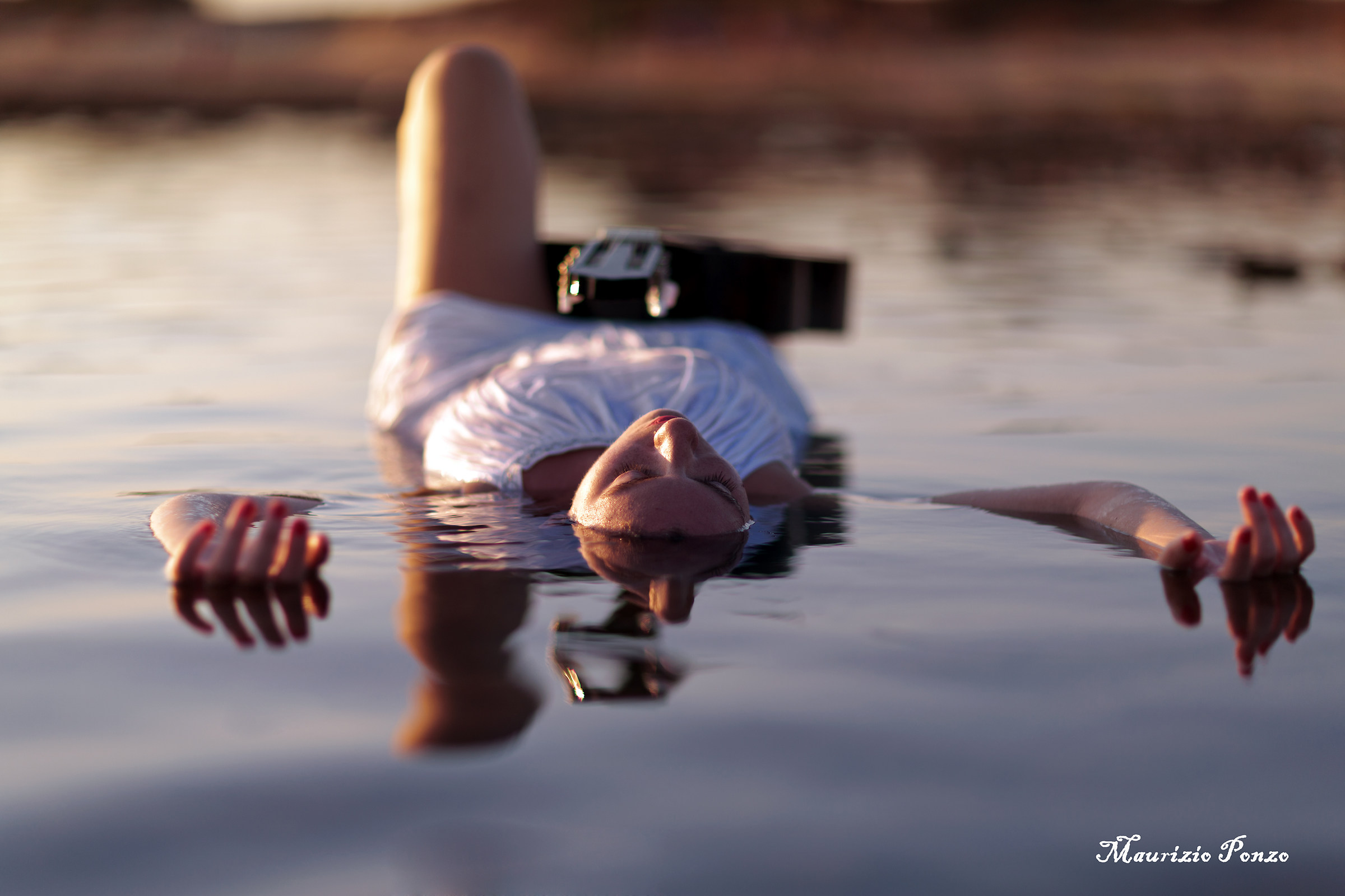 Immersed in the sea of ??thoughts ...........