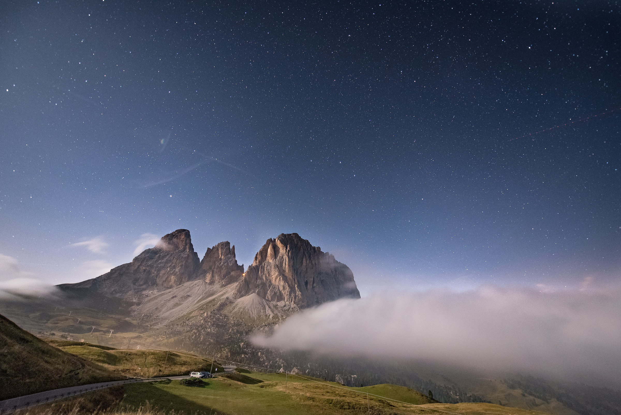 Gruppo Sassolungo by night