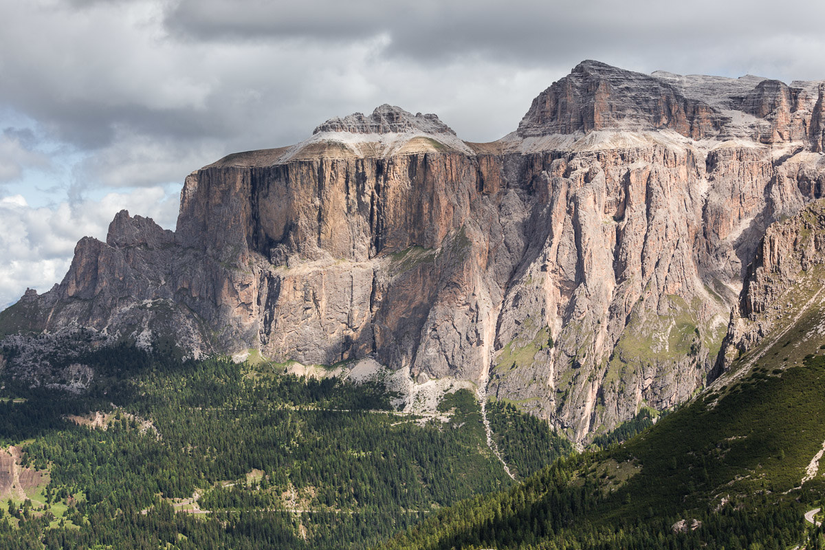 The imposing rock bastion of the Sella Group ...