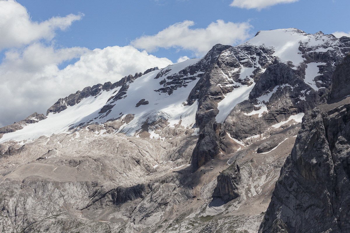 The Marmolada glacier in retreat ...