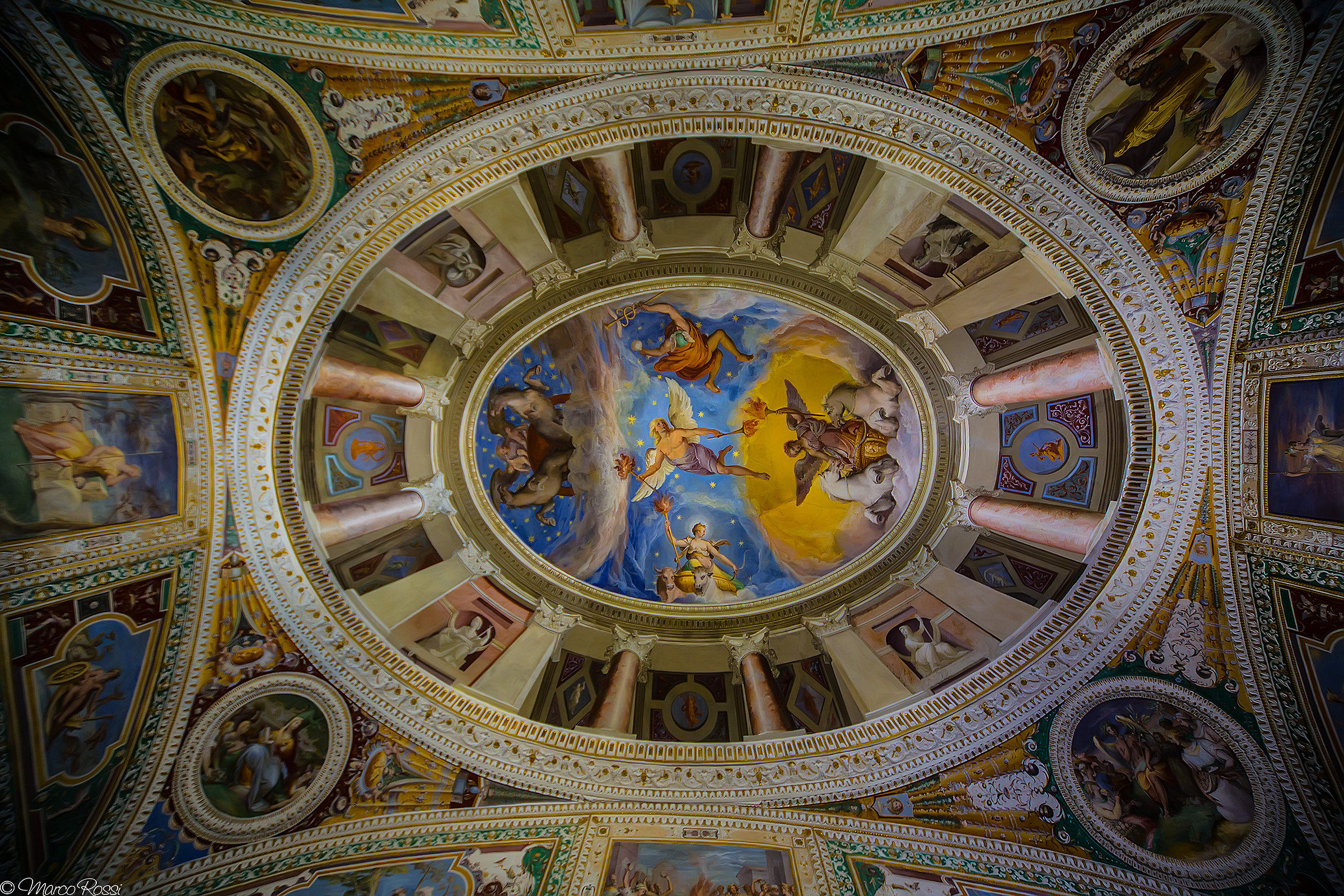 In primavera dobbiamo ridipingere il soffitto :)