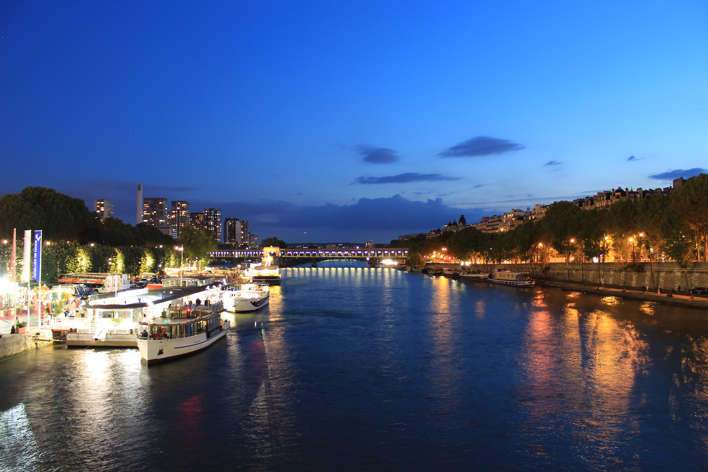 Glow on the Seine