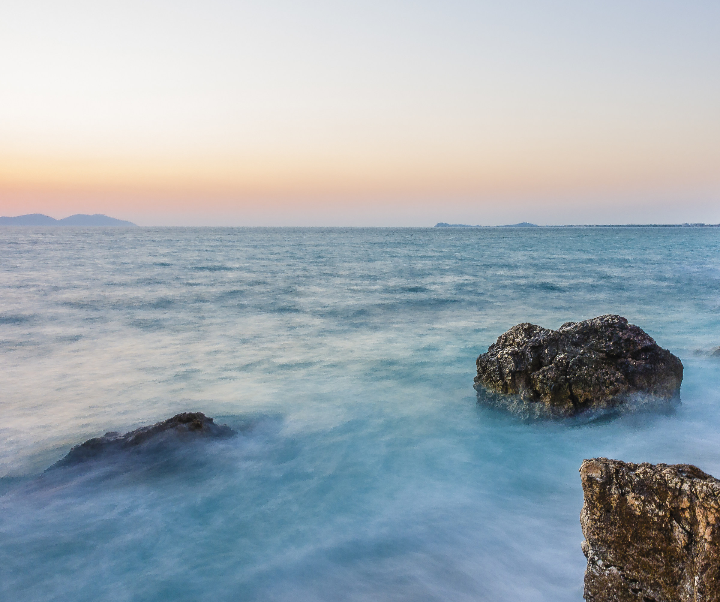 I heard the noise of the sea ...