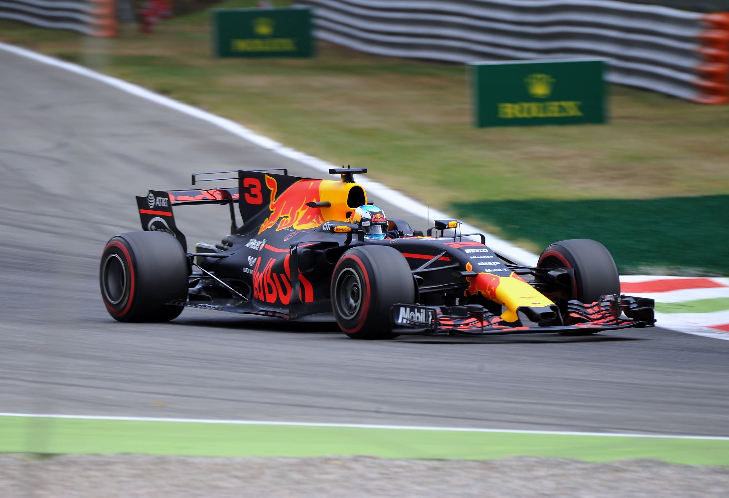 Daniele all'entrata Ascari