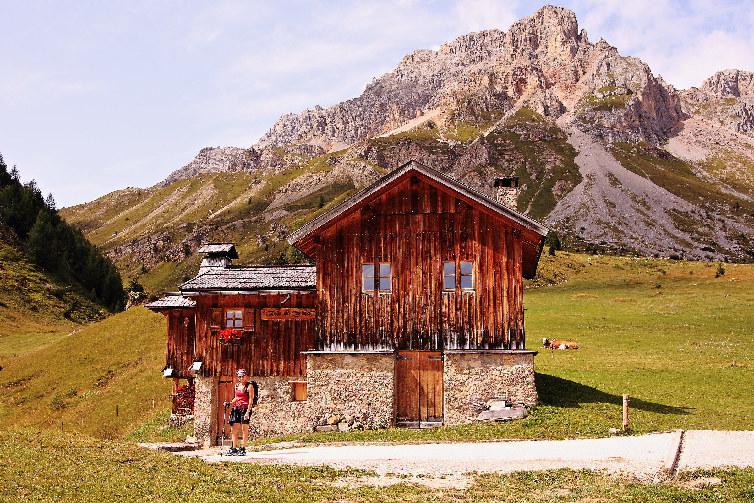 the huts towards the fuciade