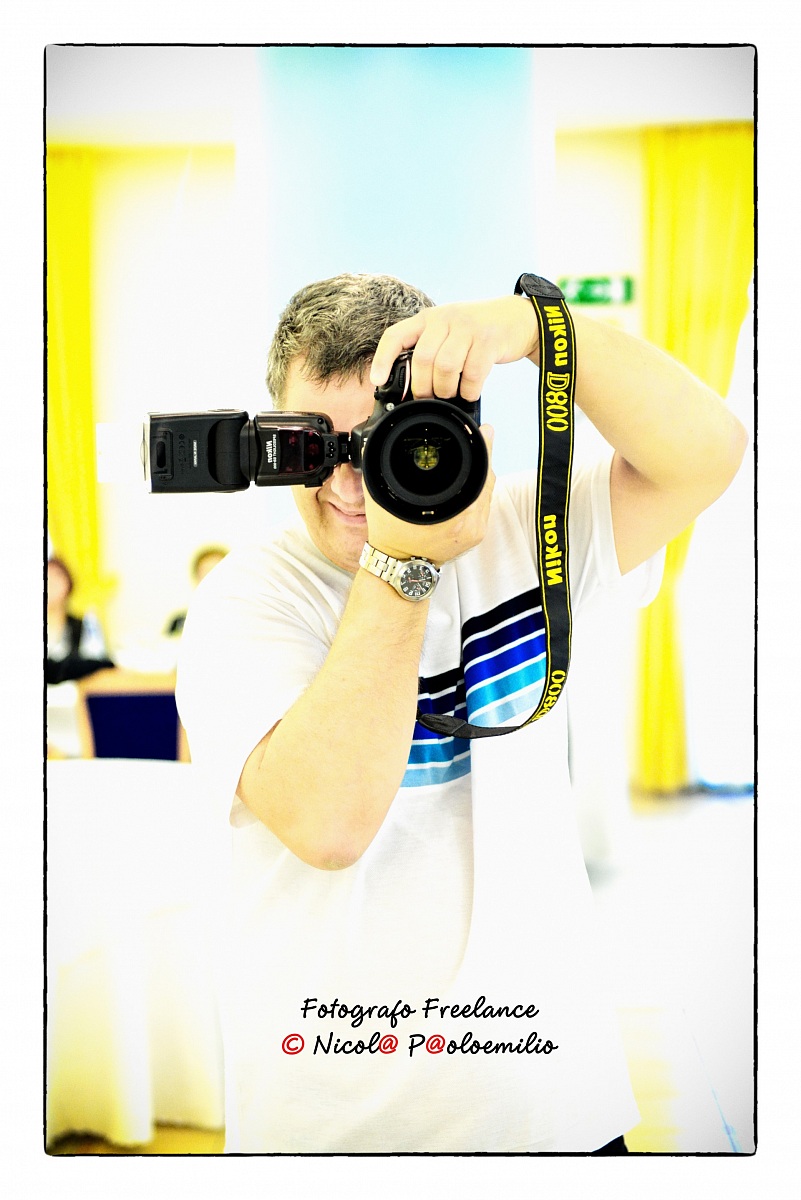 autoritratto ... noi fotografi non veniamo mai ritratti