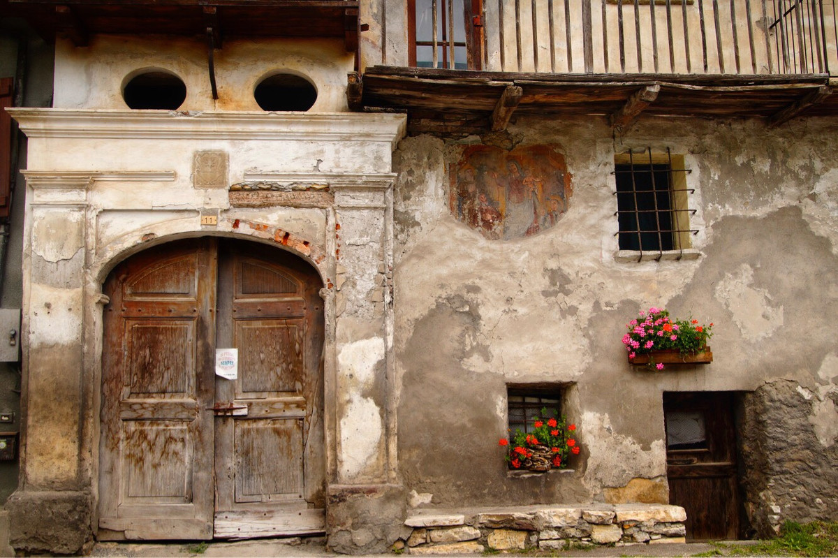 Please always close the door