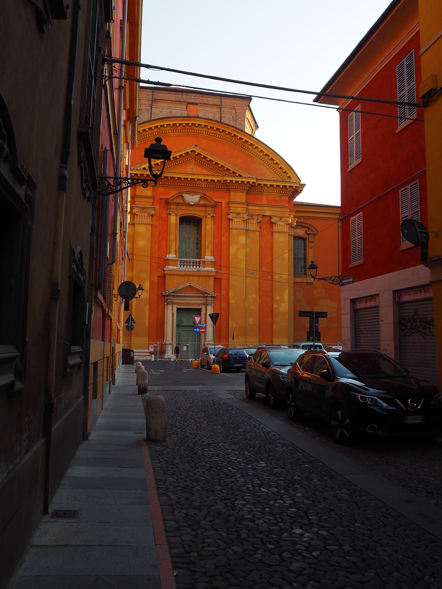 Glimpses of Modena 3