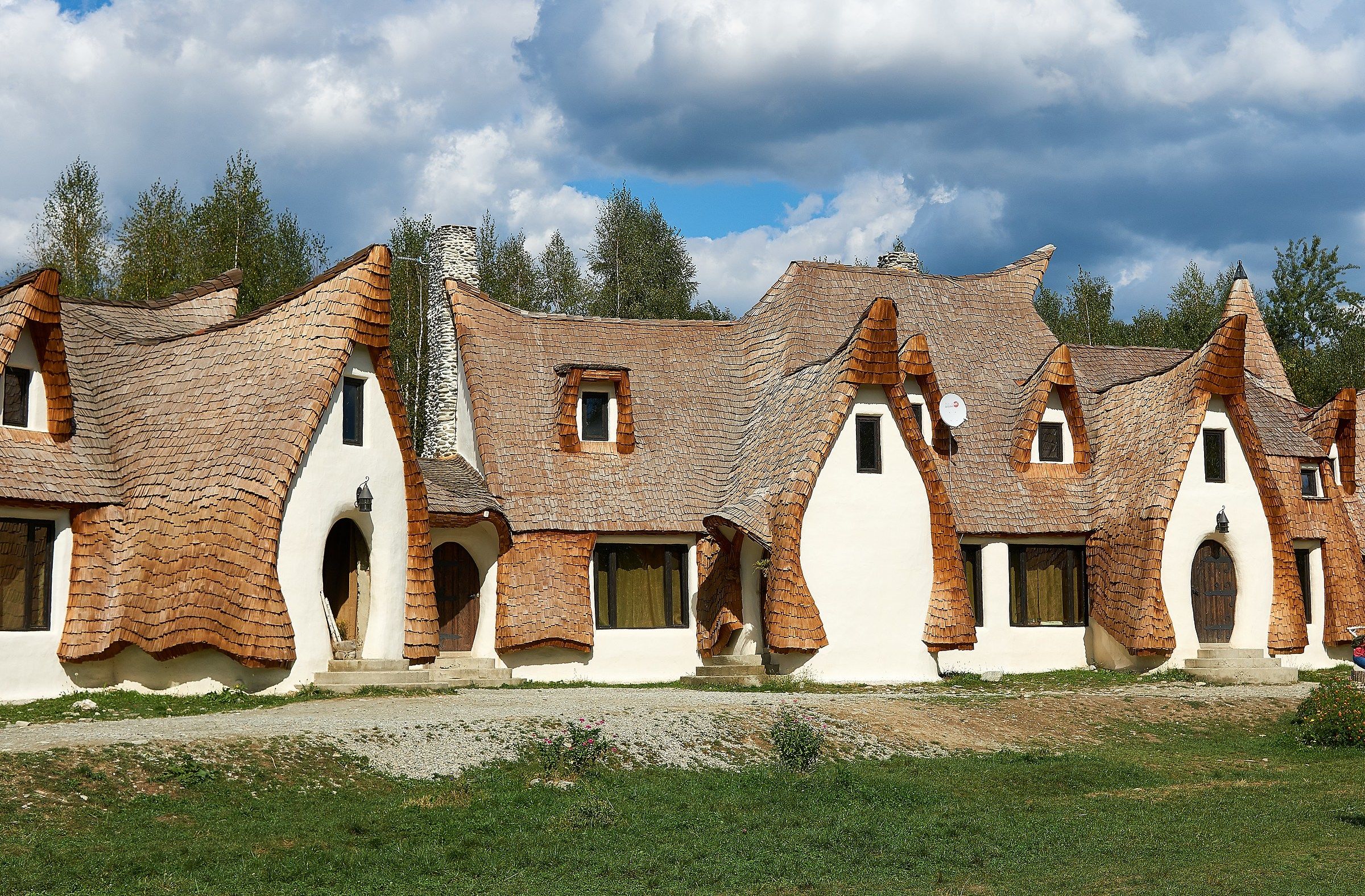 Castelul de Lut, Valea Zânelor