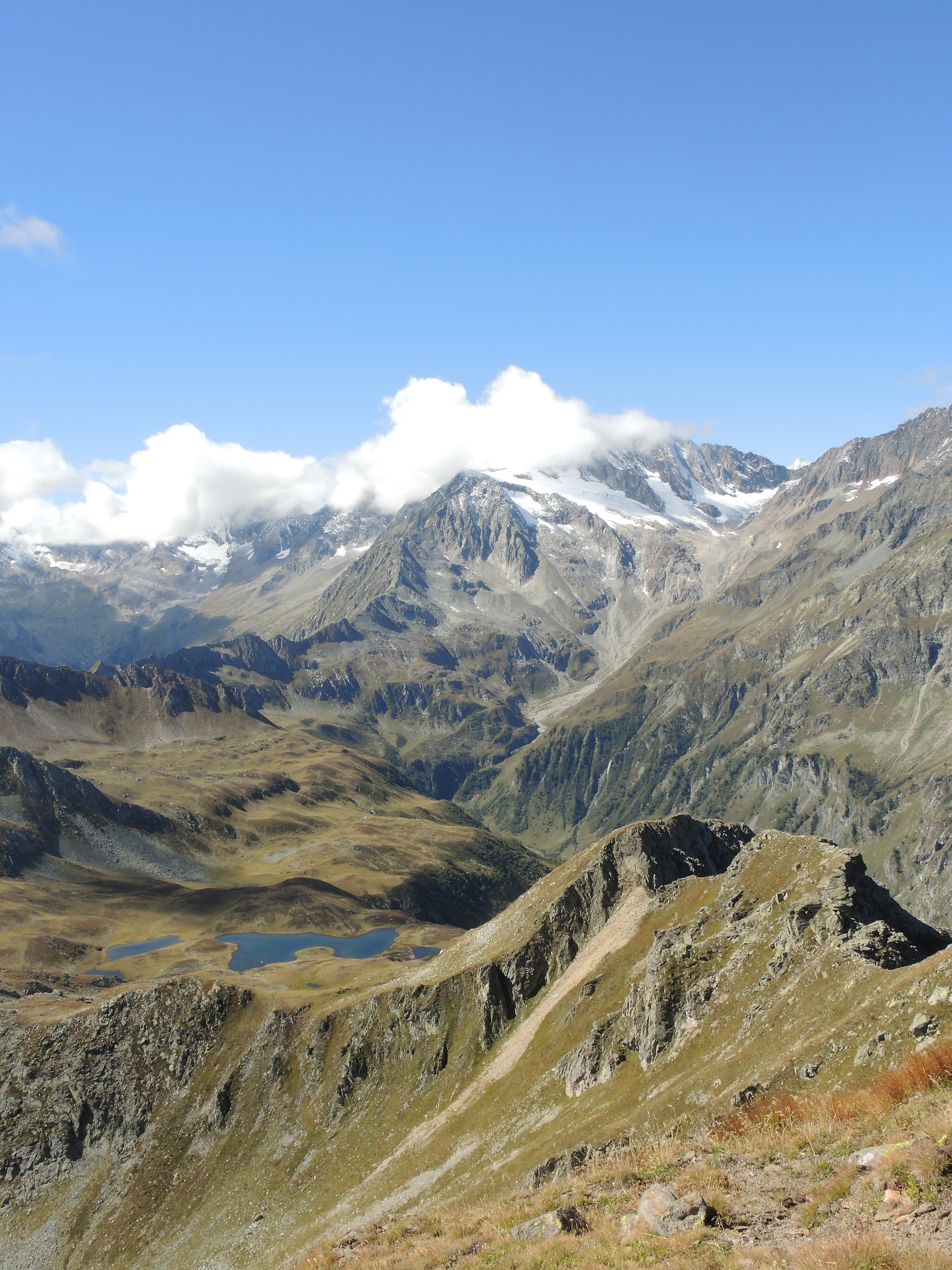 In Crest between Pizzo Dessert (2712 m) and Cima Ricca