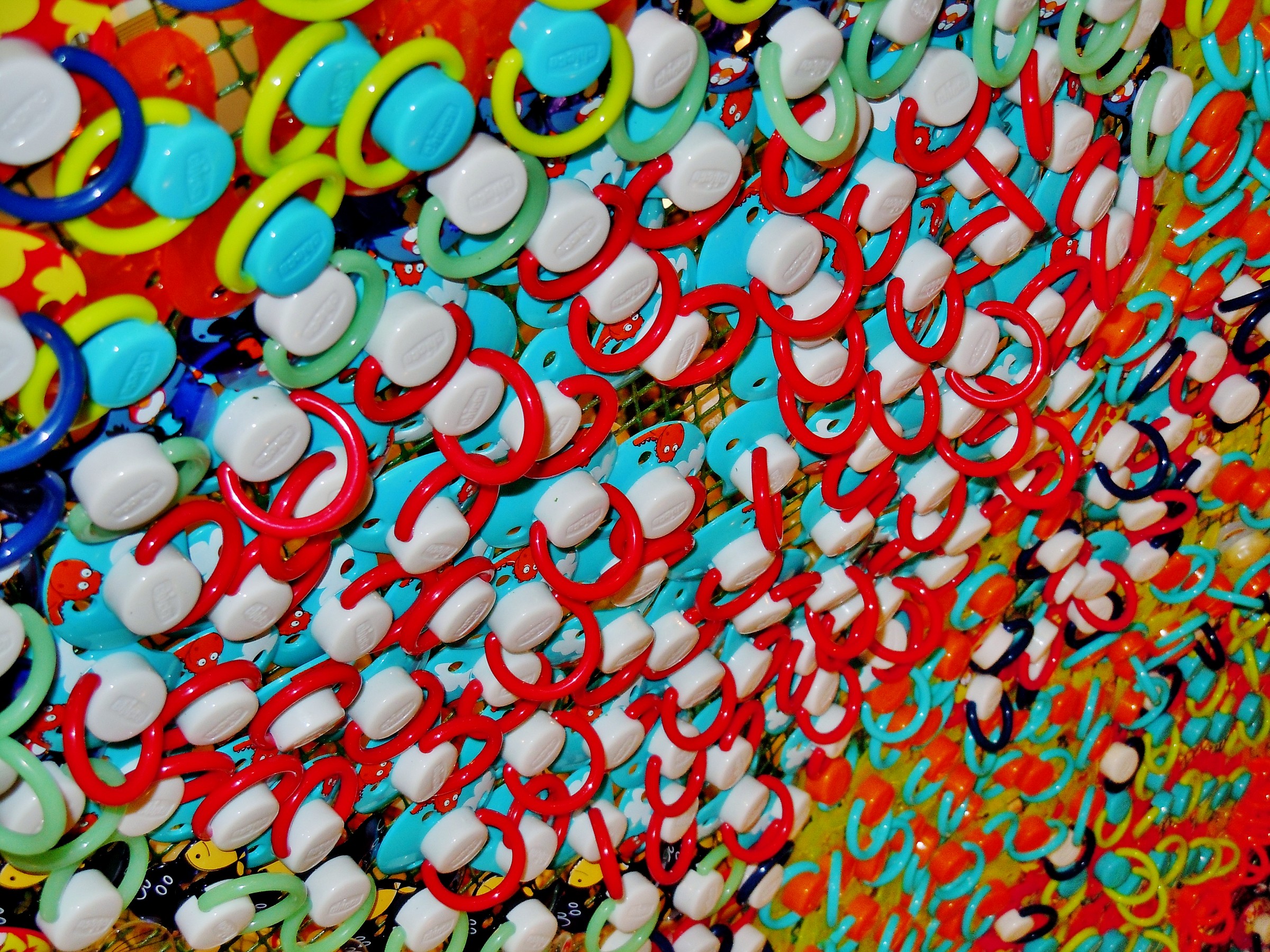 Pacifiers and tettarell ... to the delight of the little one...