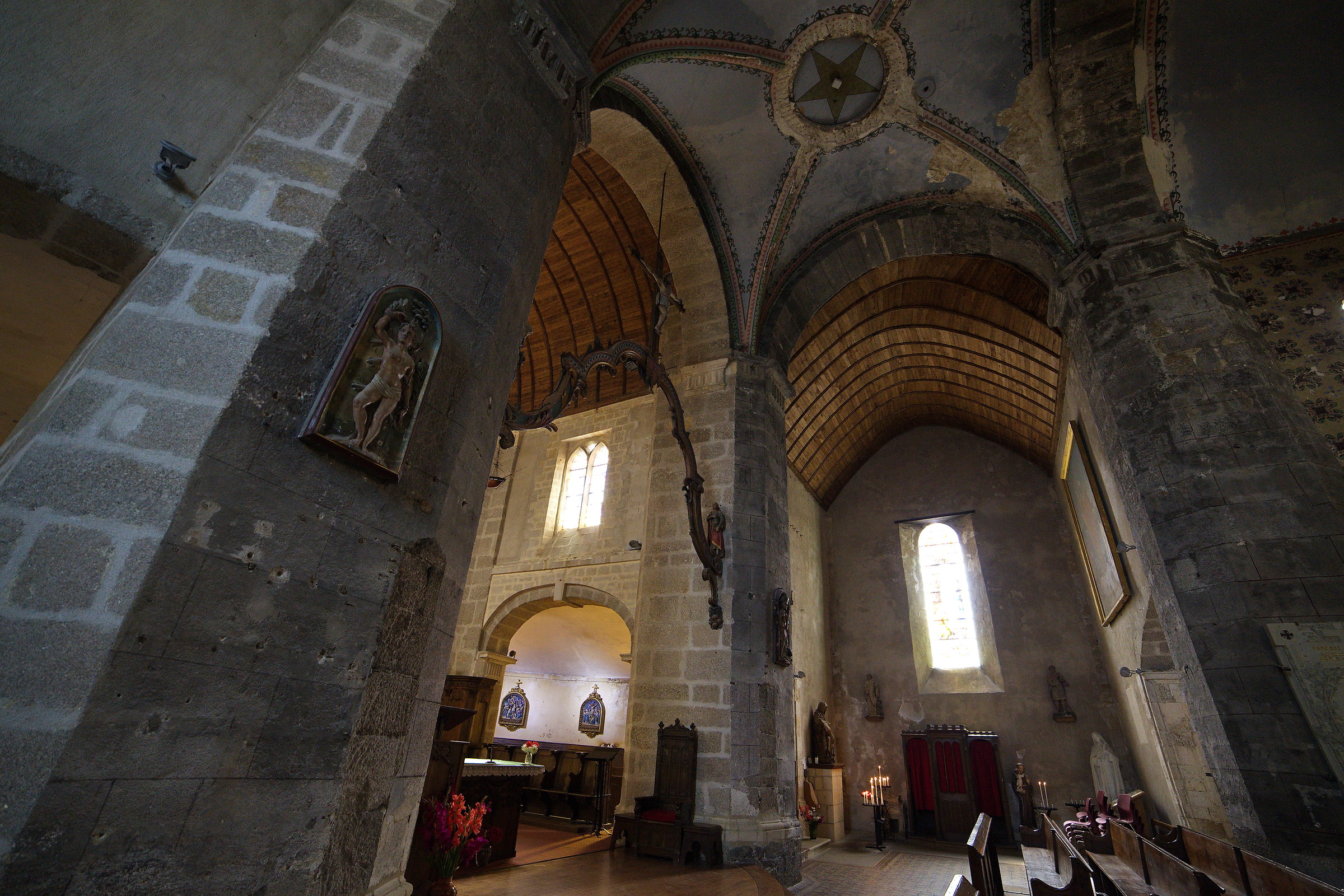 interno chiesa Barfleur