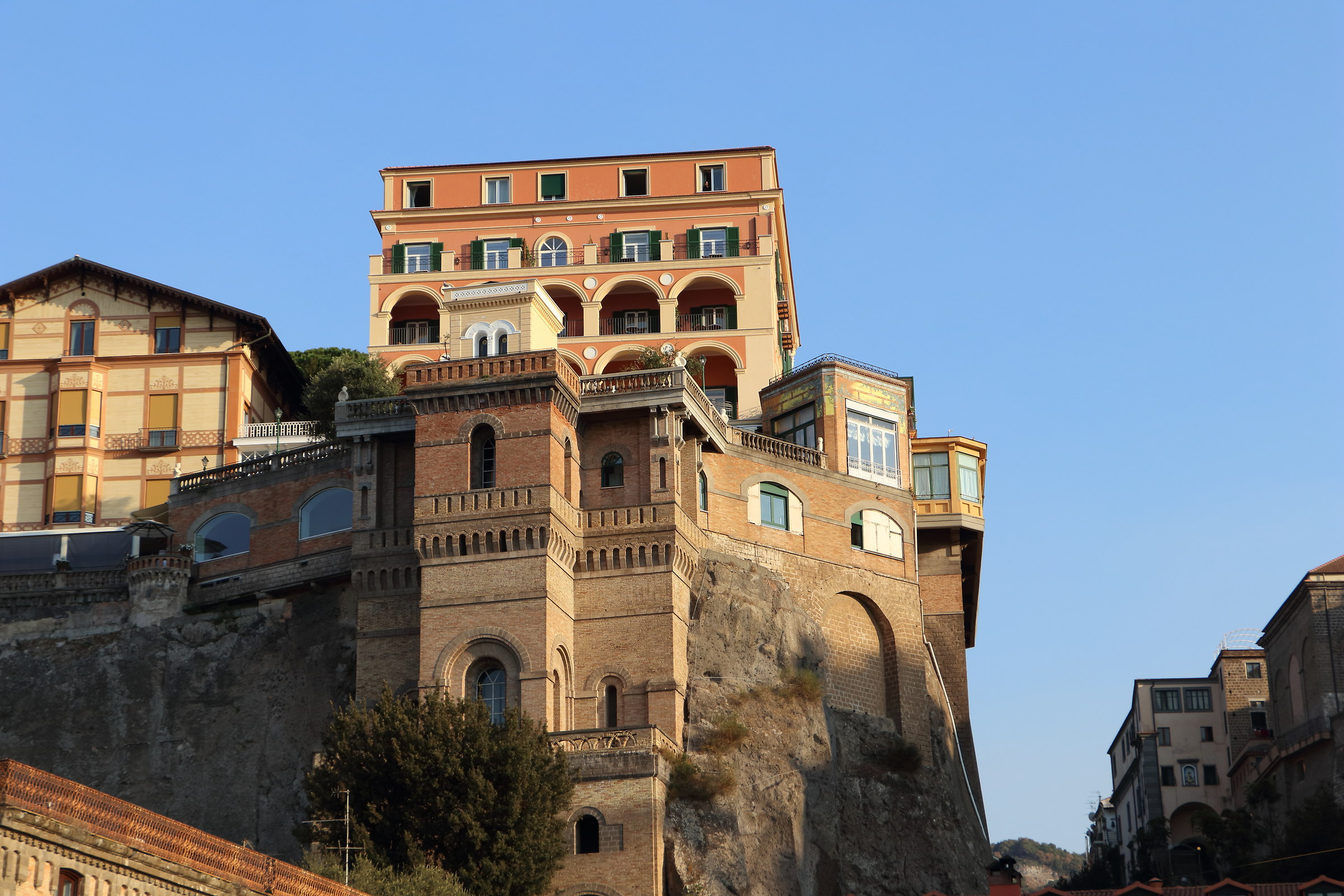 Excelsior Vittoria seen from the harbor