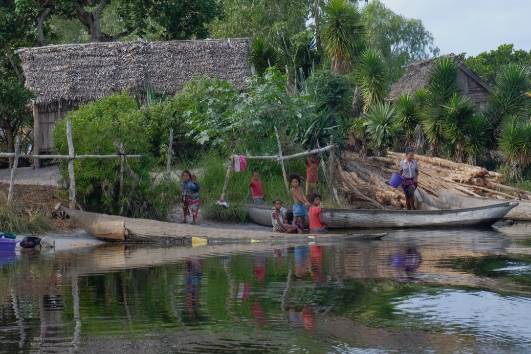 poor but happy at Fort Dauphin