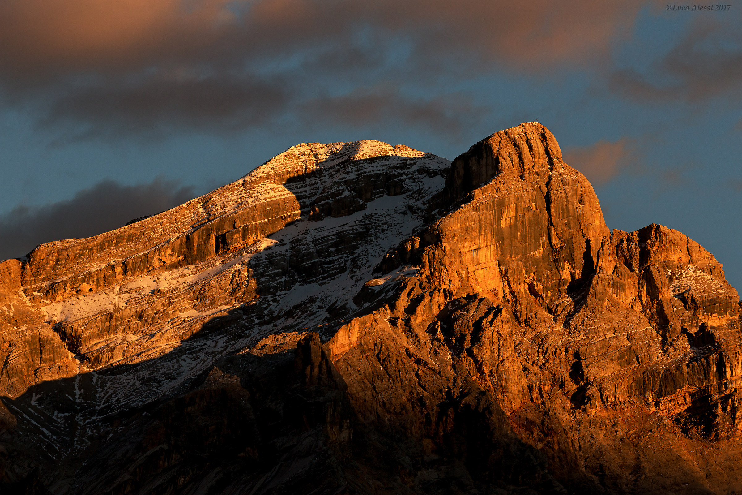 Tramonto sui monti pallidi