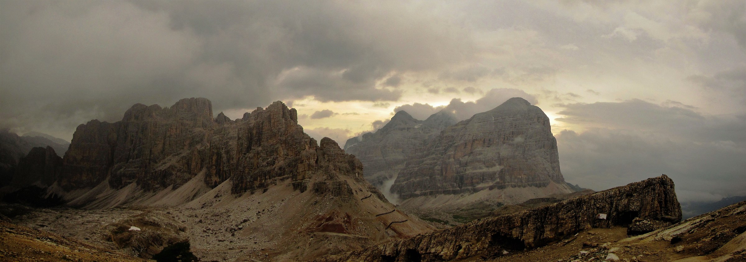 Gruppo Fanis e Tofana Rozes prima del temporale
