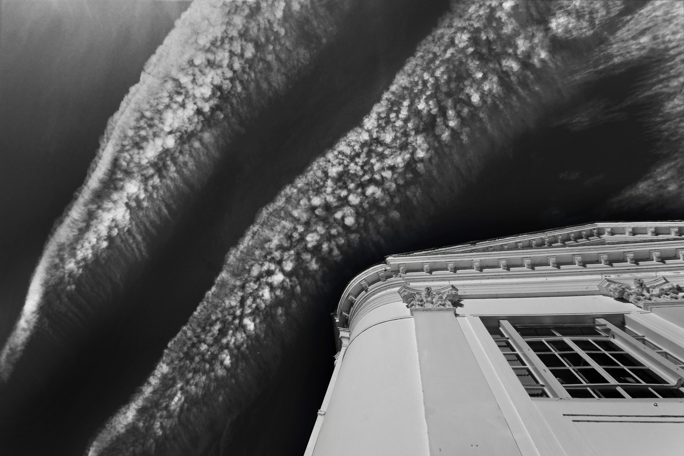 Due Nuvole Sopra la Banca