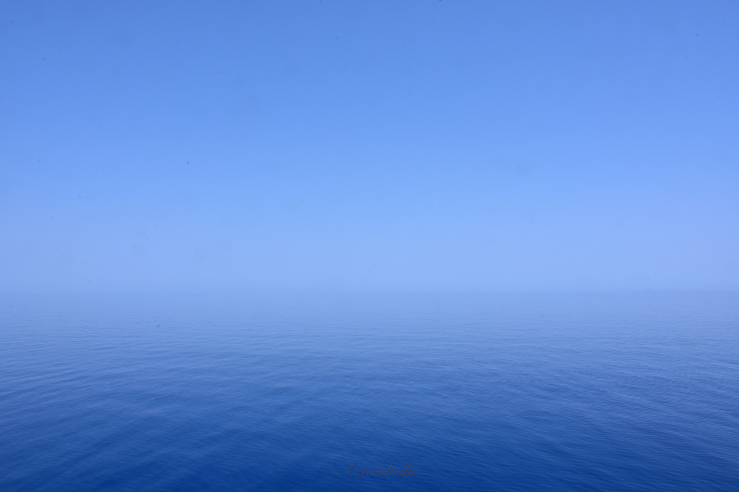 Naufragar me dolce in questo mare...