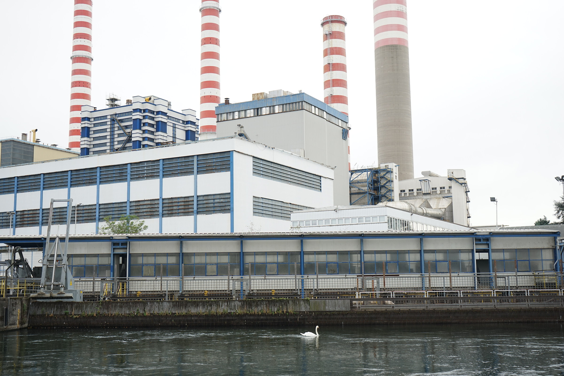 On the Naviglio Grande there are also the ... Swords! T Cent...