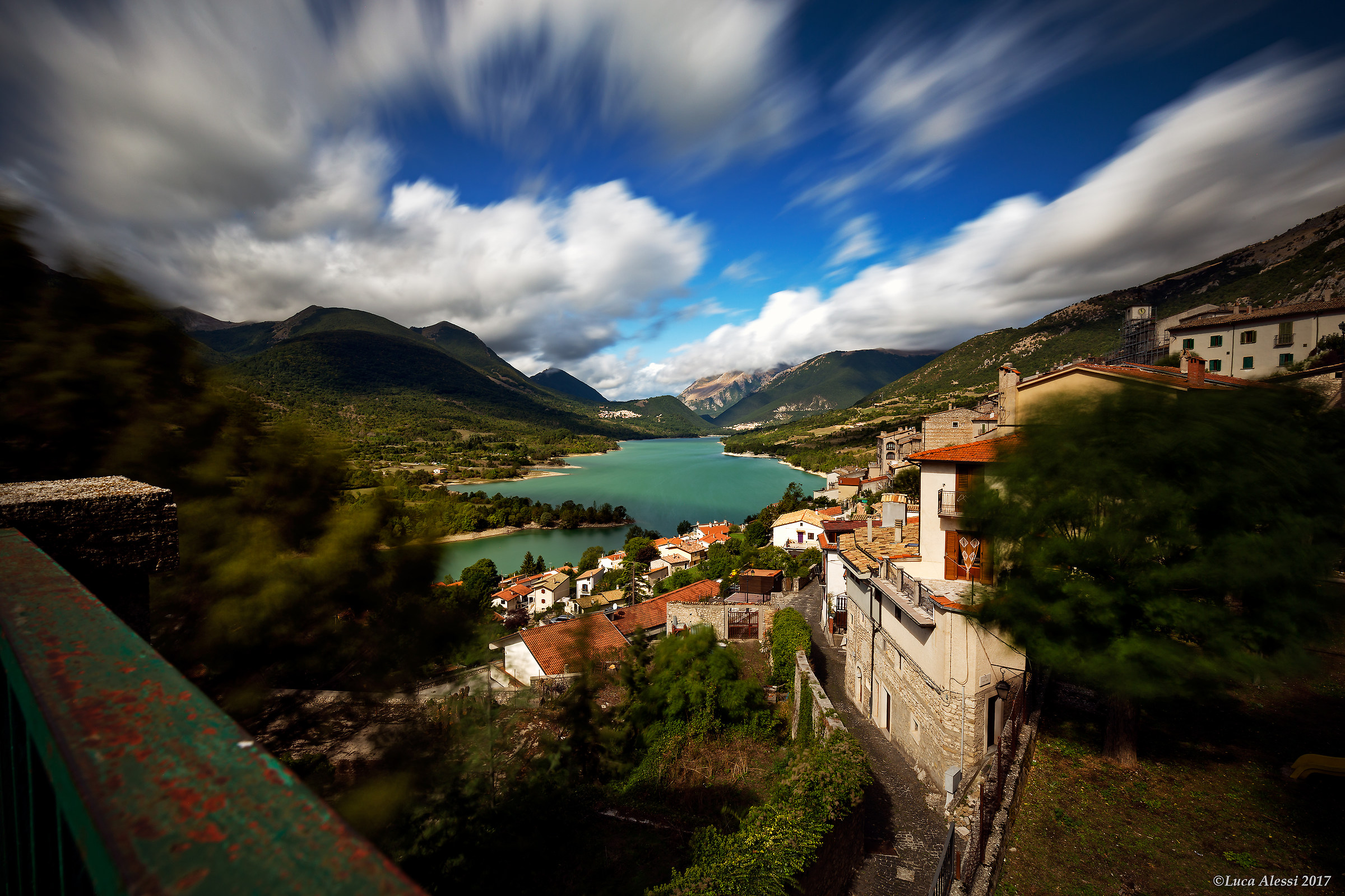 Villetta Barrea e il suo lago
