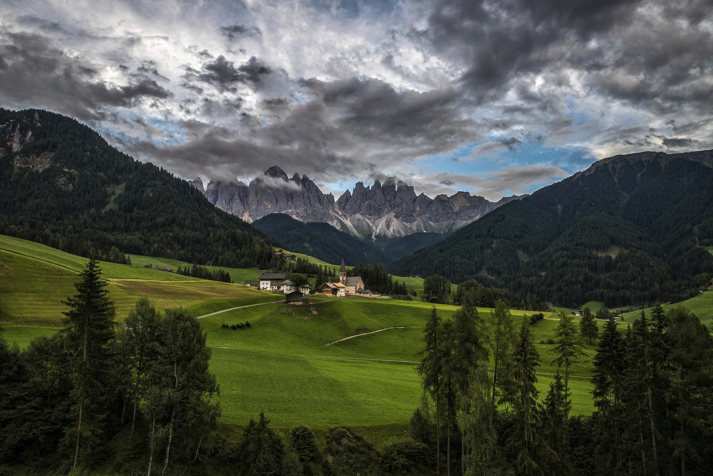 Dramatic sky on the Odle