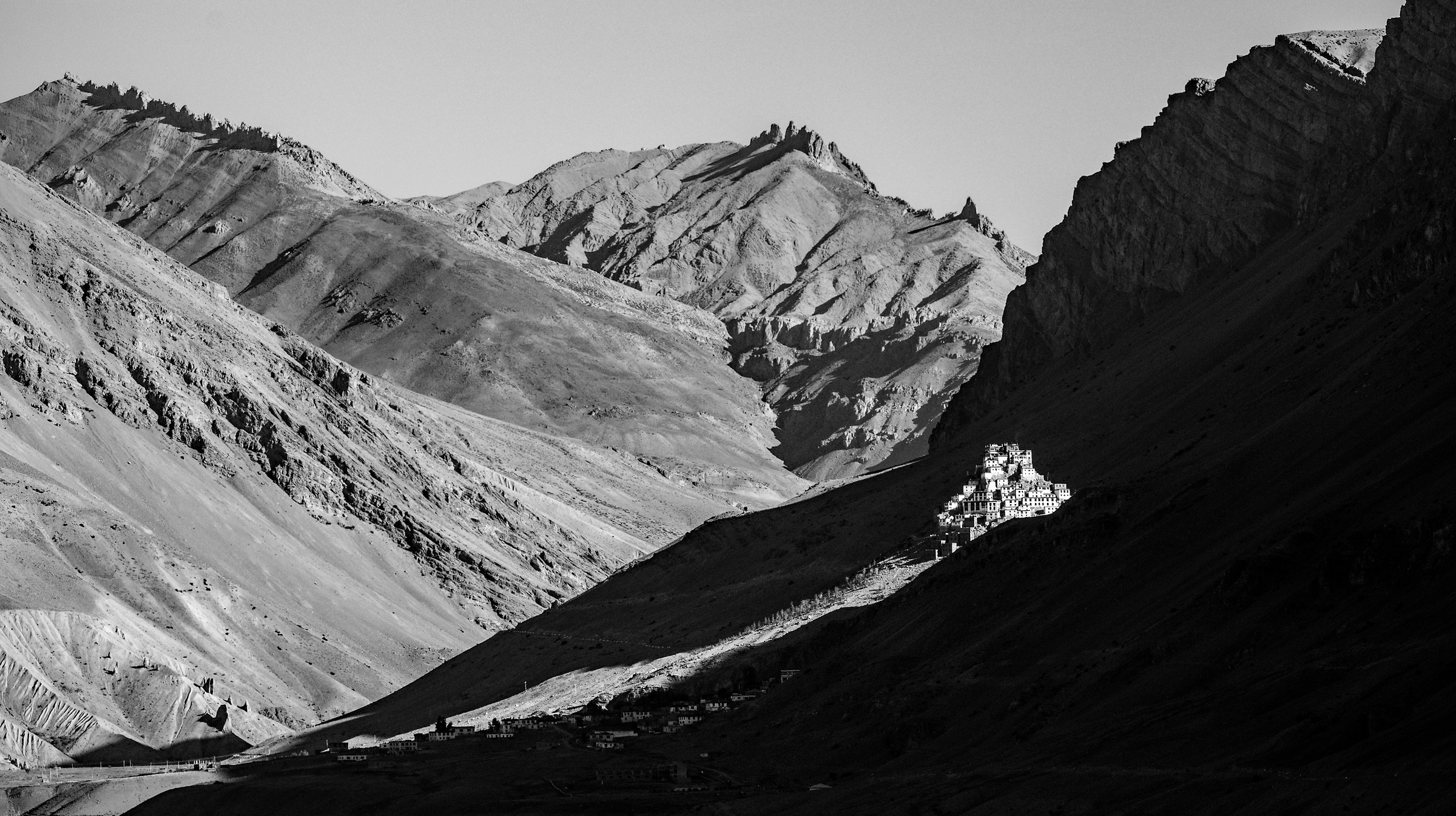 "Lama" di luce sul monastero di Key, Spiti Valley.
